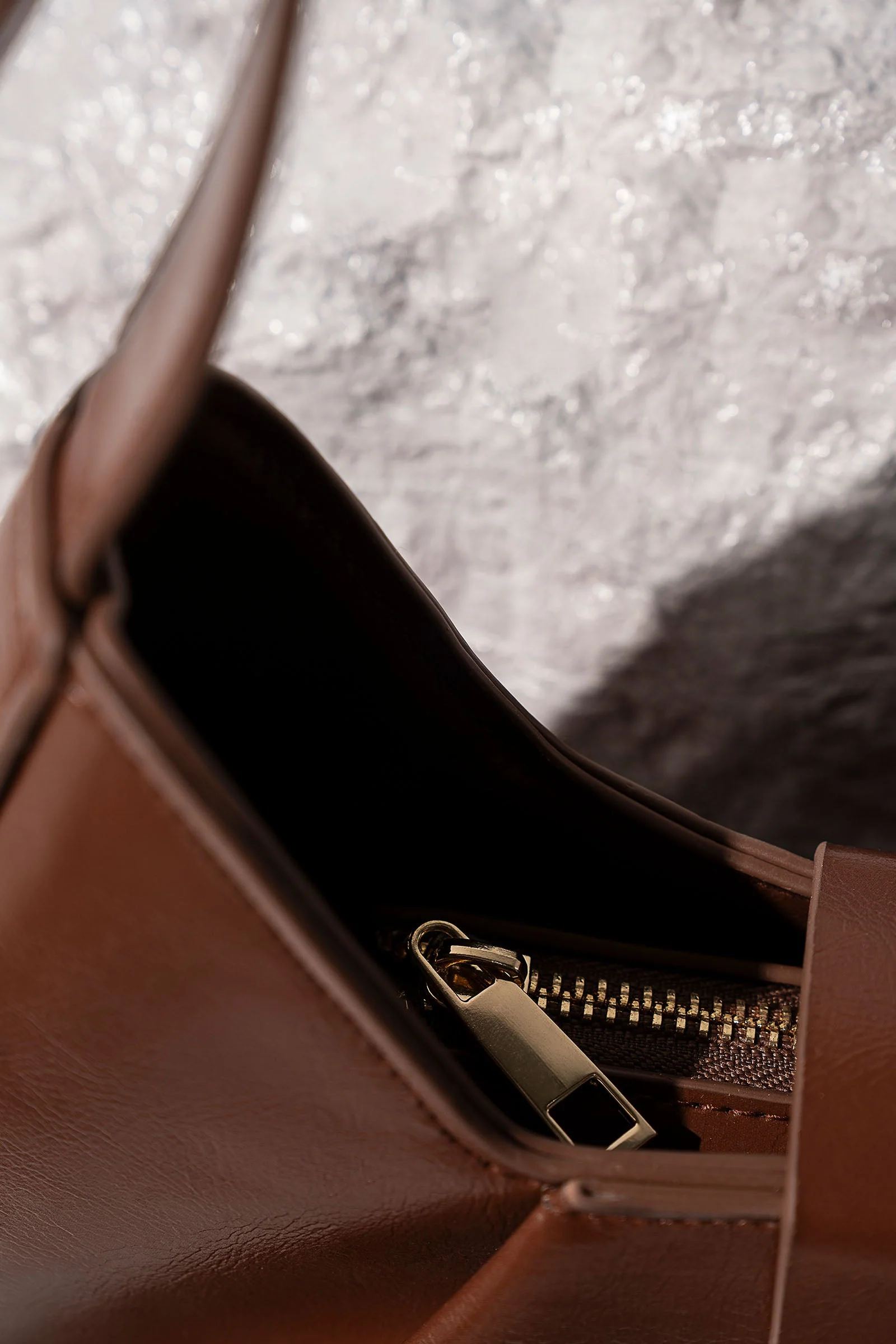 Fold-Pleat Shoulder Bag - Image 4