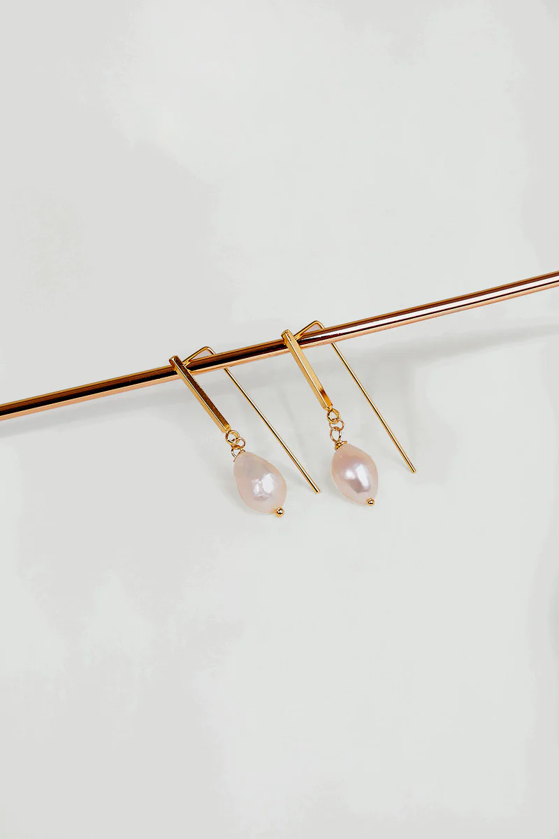 Earrings White AER-W21-046