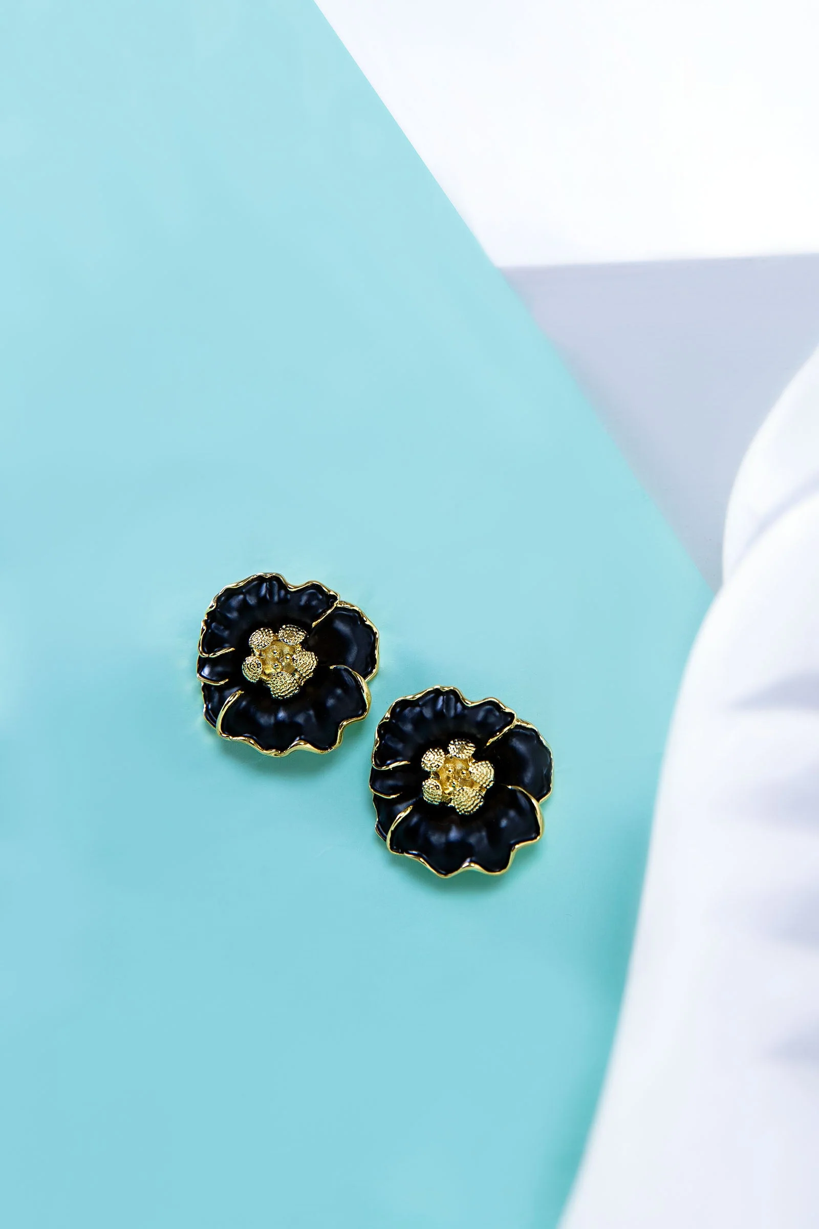 Black Earrings - Image 3