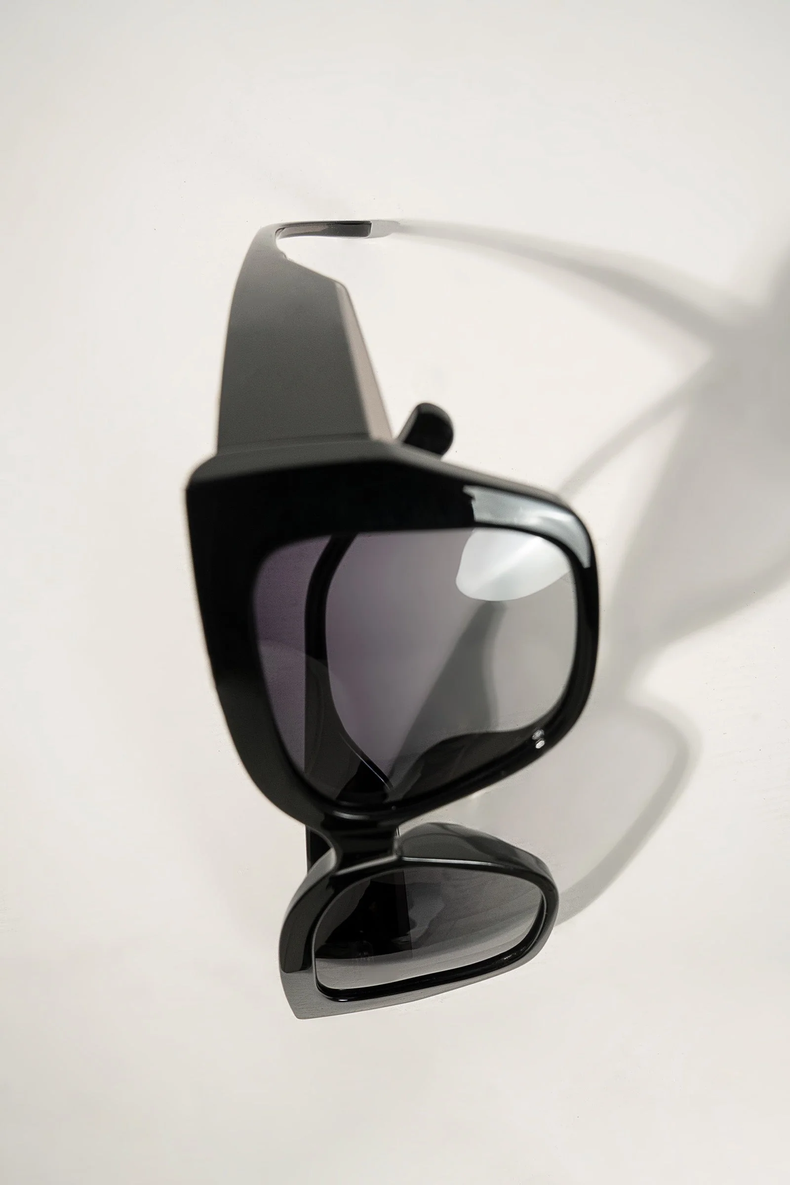 Vintage Cat Eye Sunglasses - Image 3