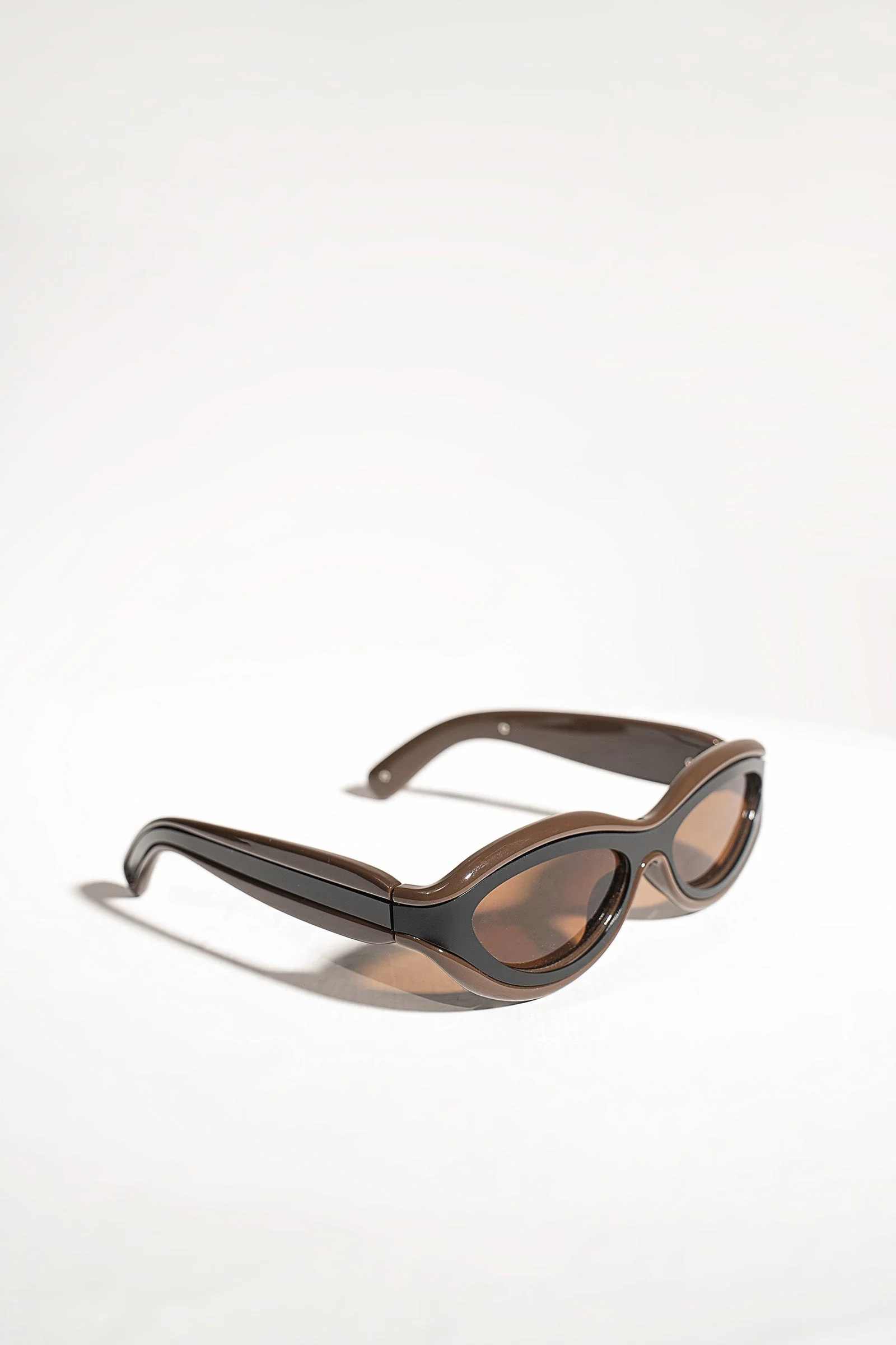 Two-Tone Cat Eye Sunglasses - Image 2