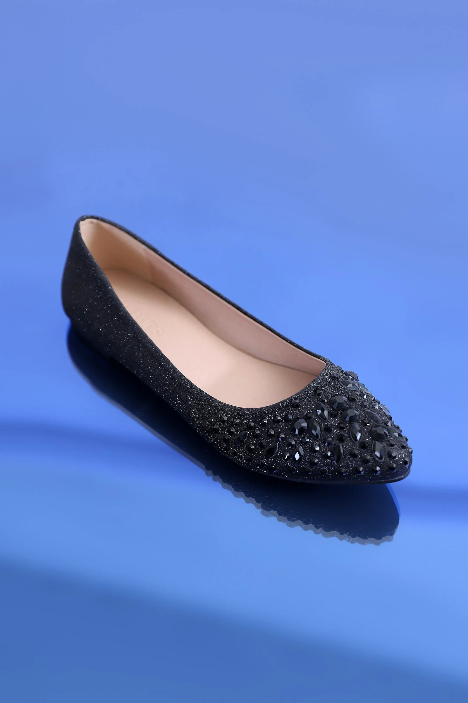 Diamantes Court Shoes - Image 3