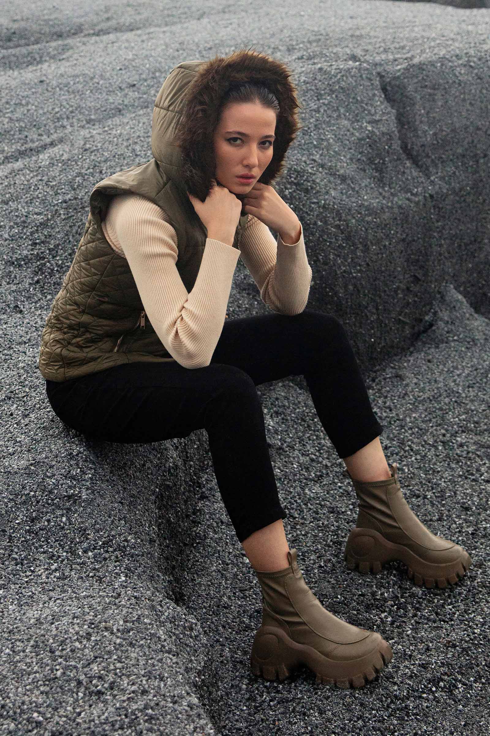 Eggshell Ankle Boots - Image 4