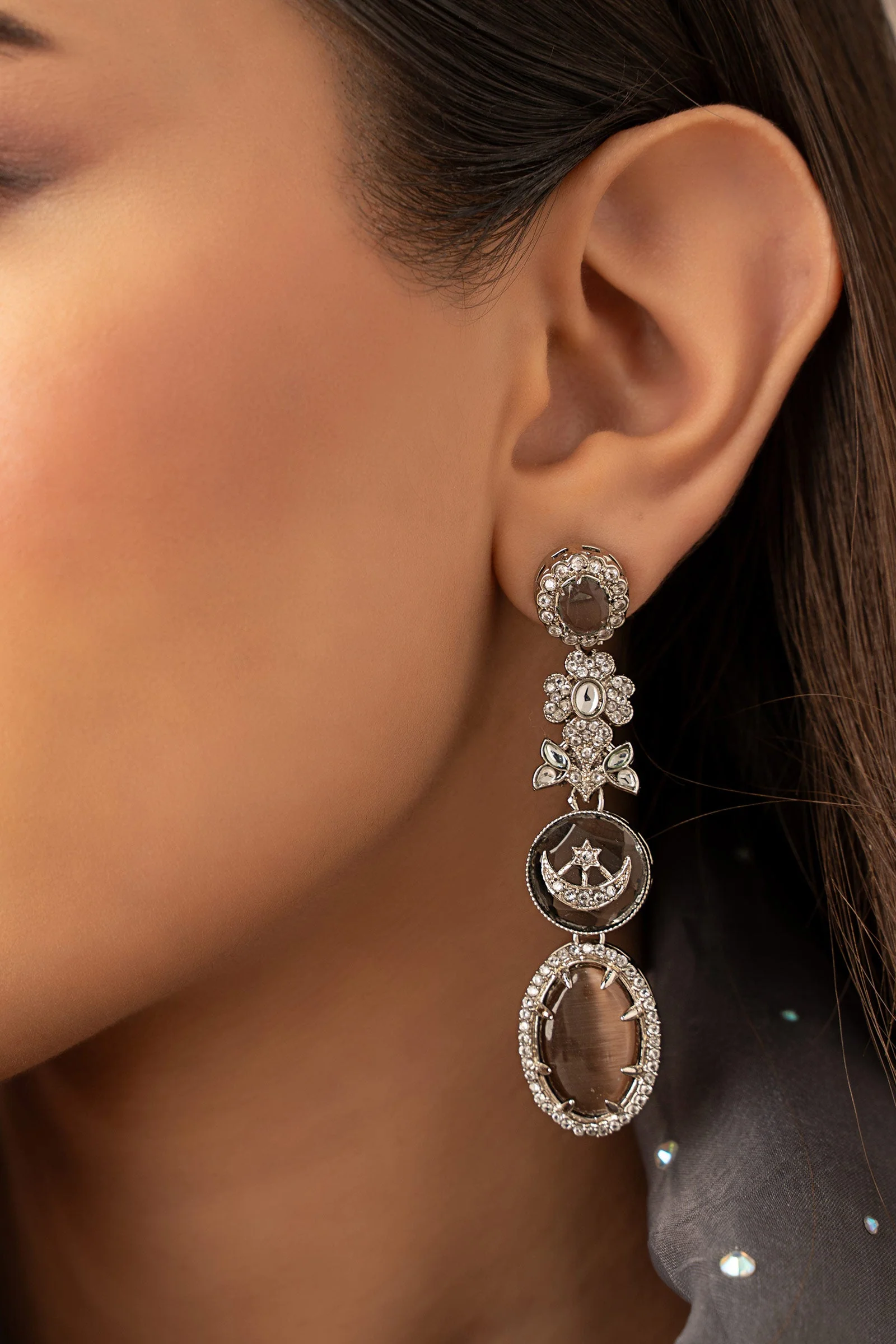 Chaand Taara Earrings - Image 3