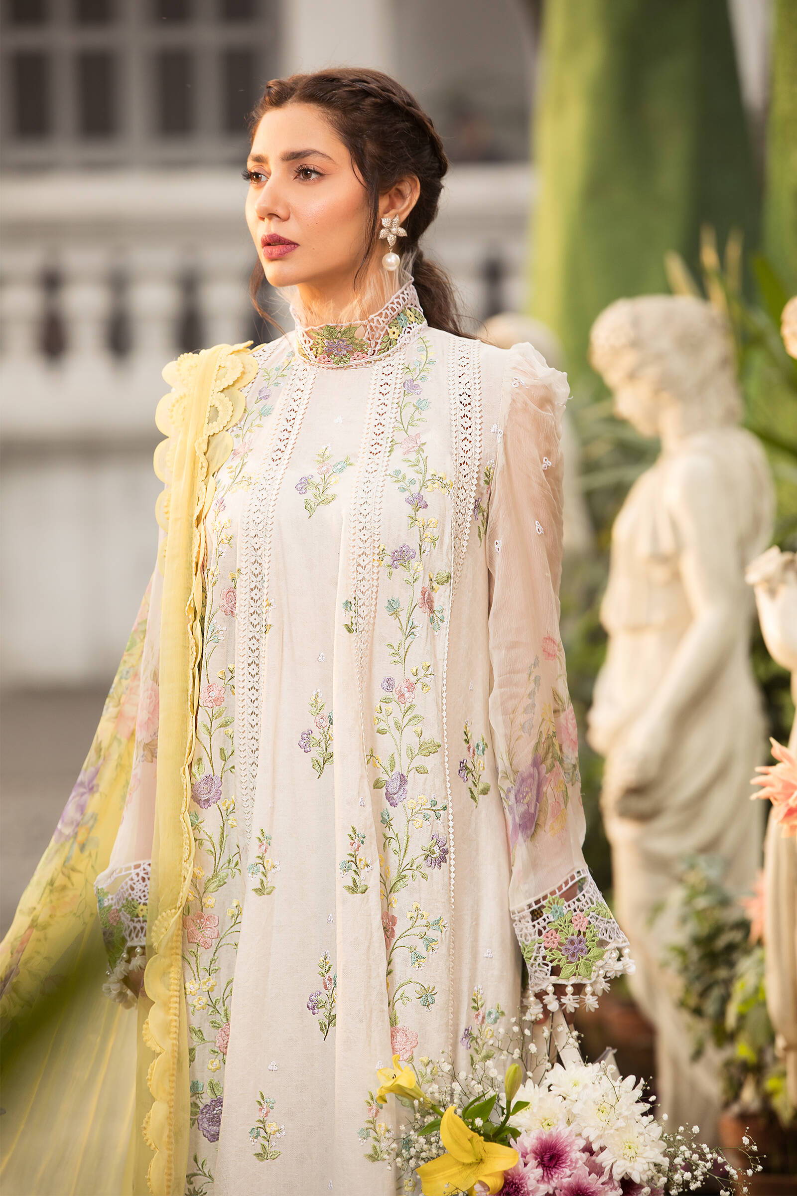 Unstitched Lawn D-2203-A - Image 3