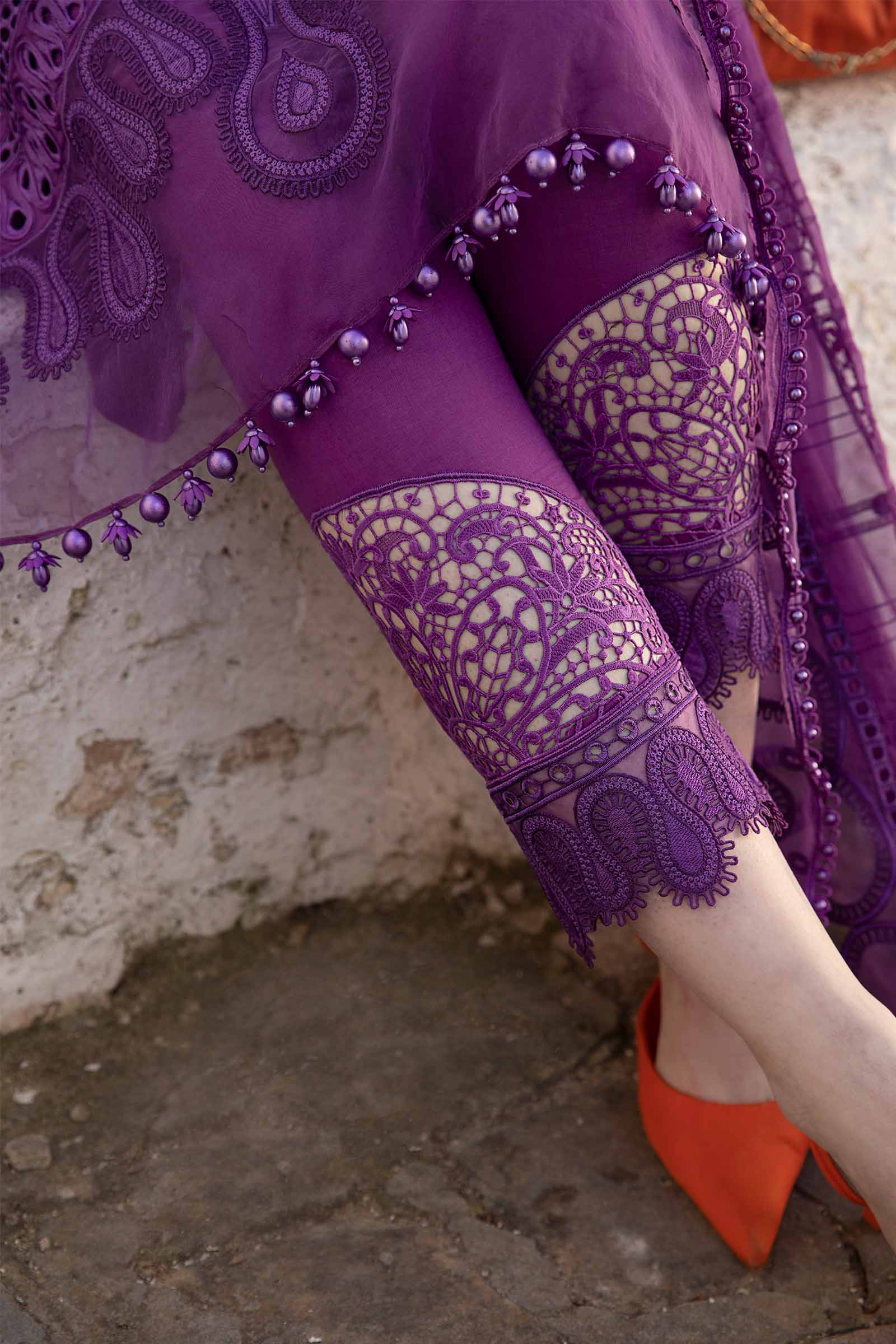 Unstitched Lawn | D-2402-B - Image 5