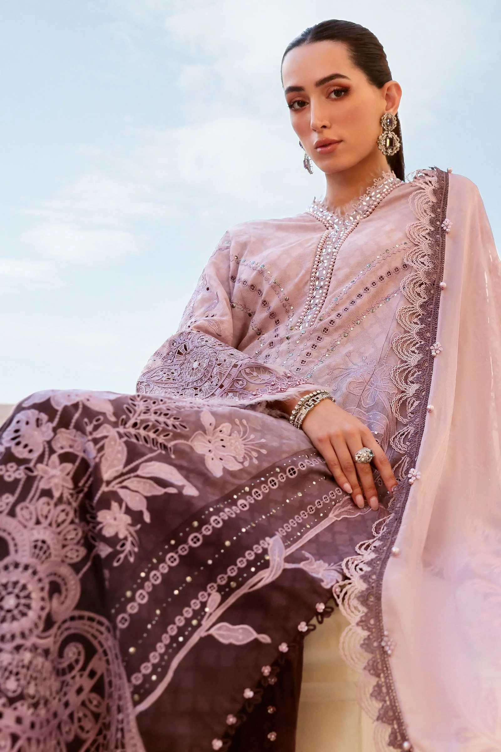 3 Piece Unstitched Embroidered Jacquard Lawn Suit - Image 4