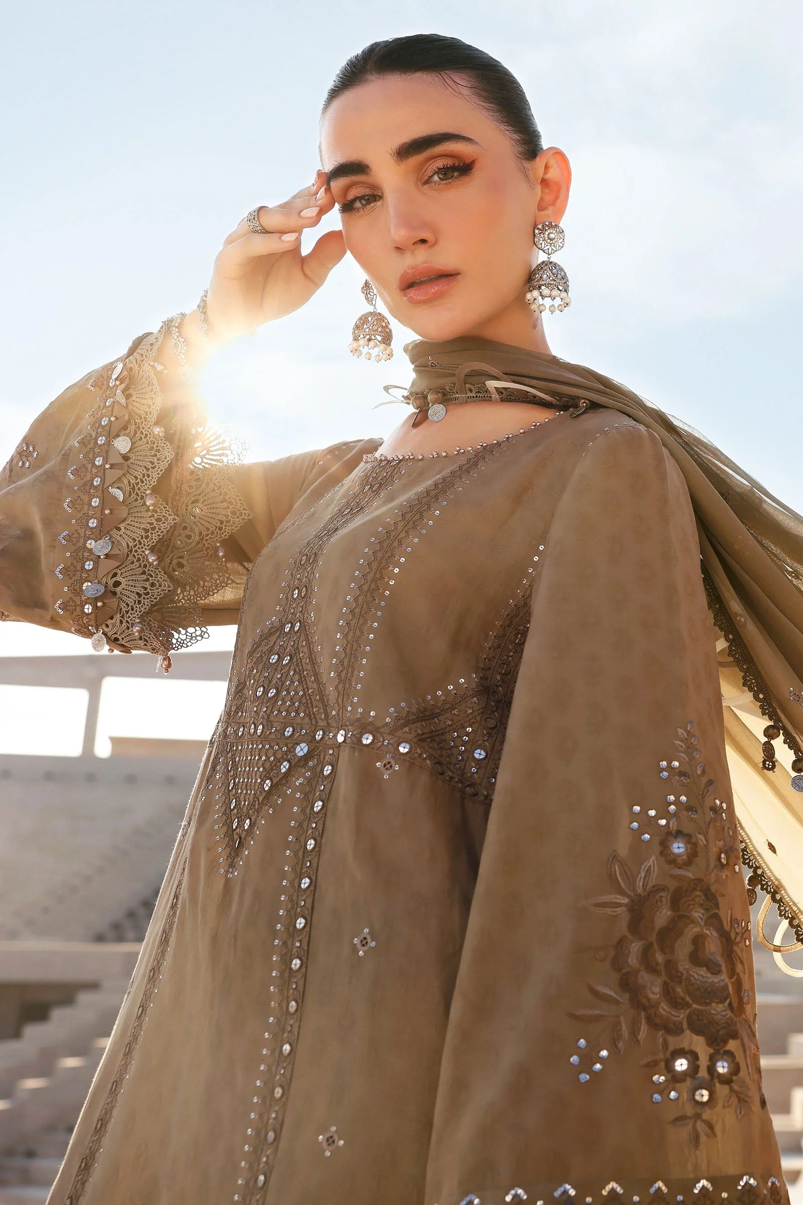 3 Piece Unstitched Embroidered Jacquard Lawn Suit - Image 4