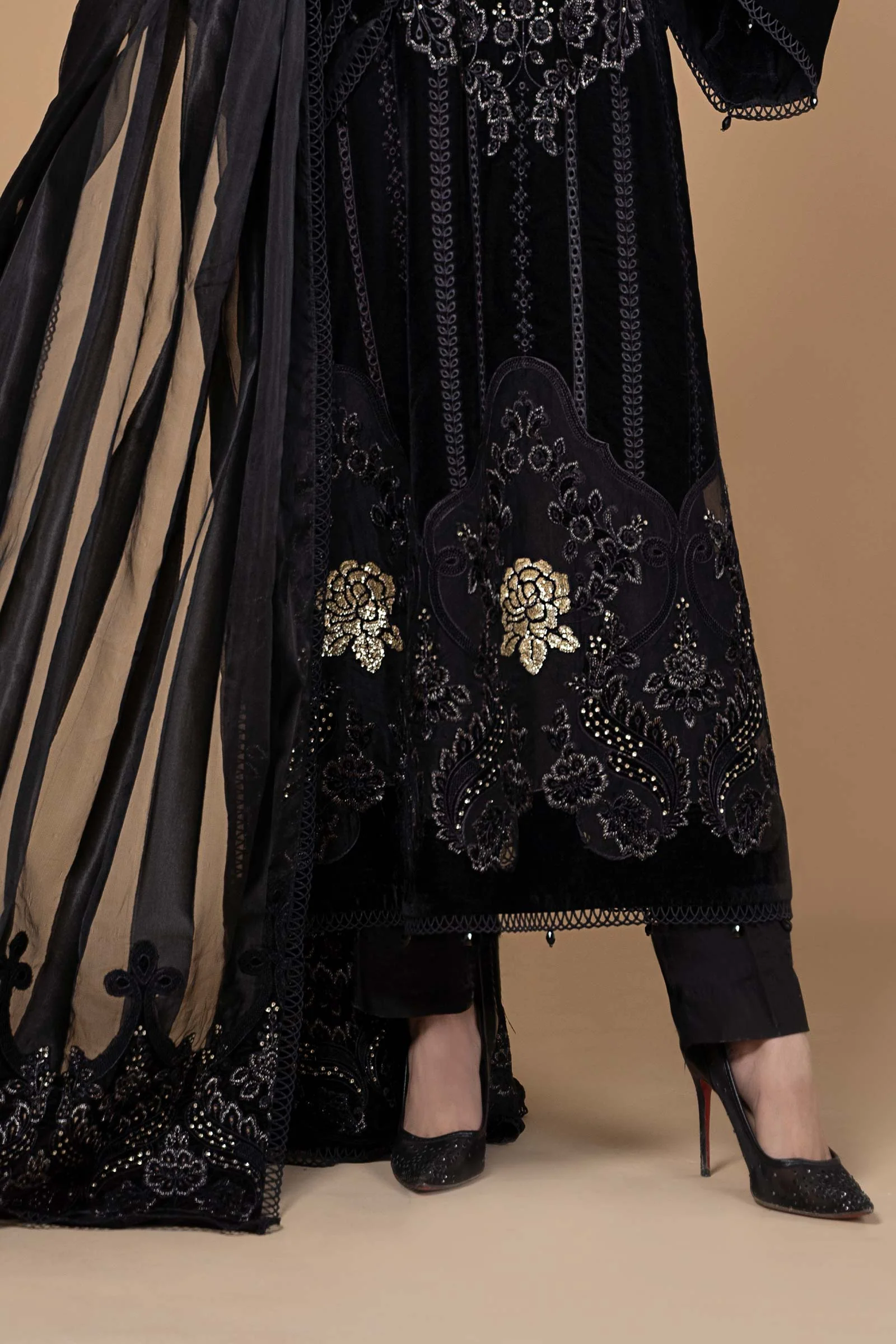 Suit Black & Gold DLS-1111 - Image 3