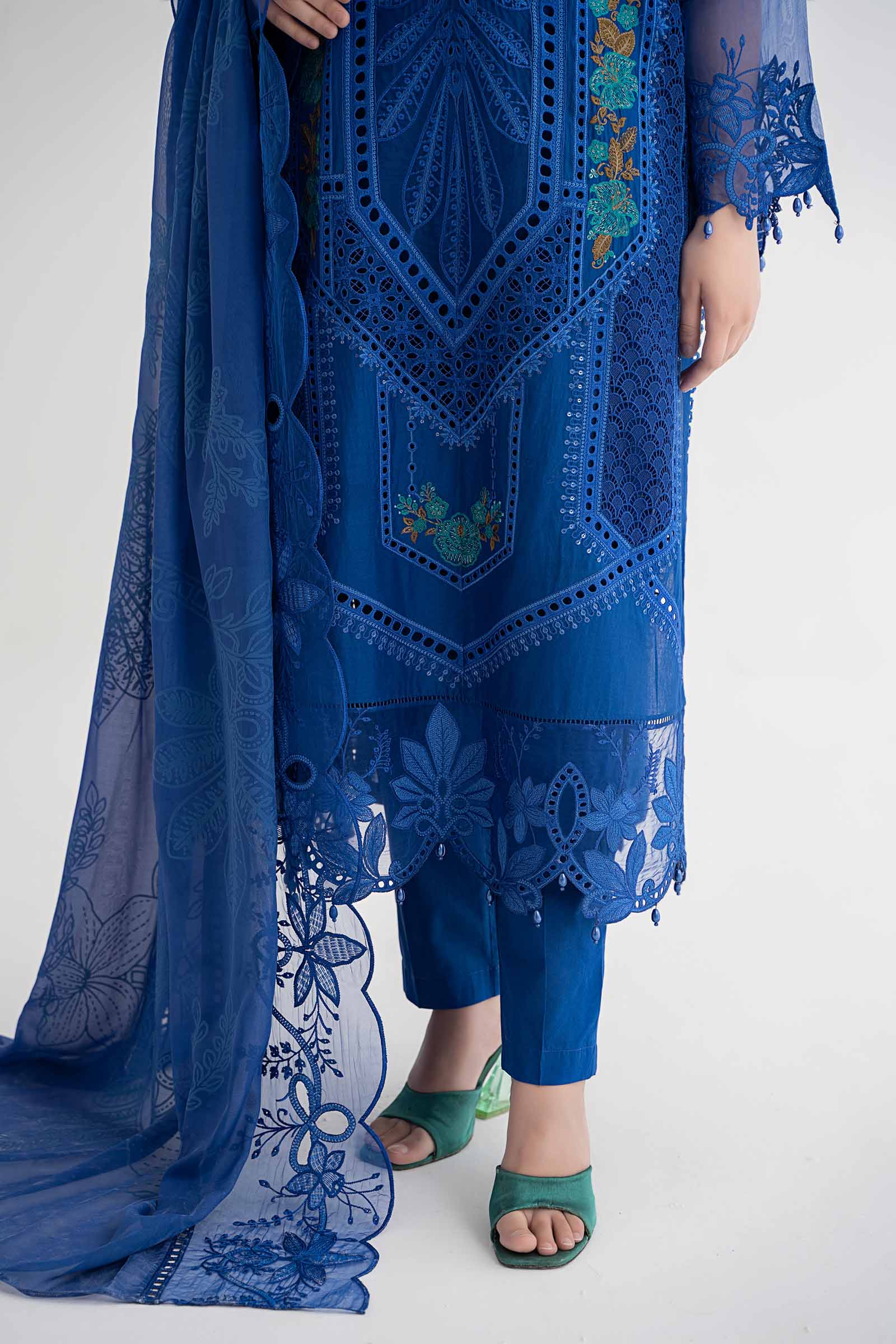 3 Piece Embroidered Lawn Suit | DS-2404-B - Image 4