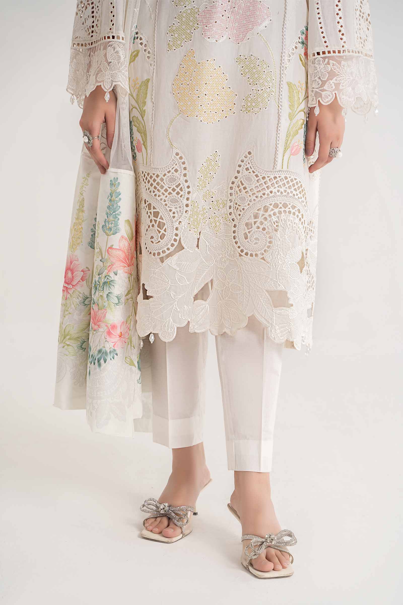 3 Piece Embroidered Lawn Suit | DS-2407-A - Image 4