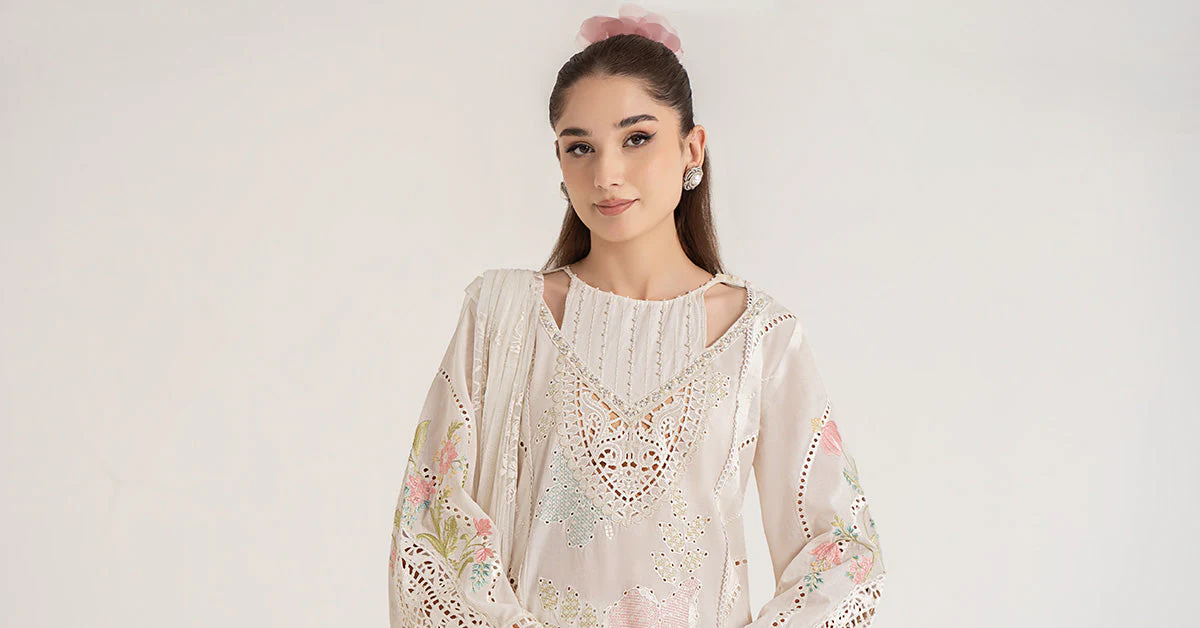 3 Piece Embroidered Lawn Suit | DS-2407-A - Image 8