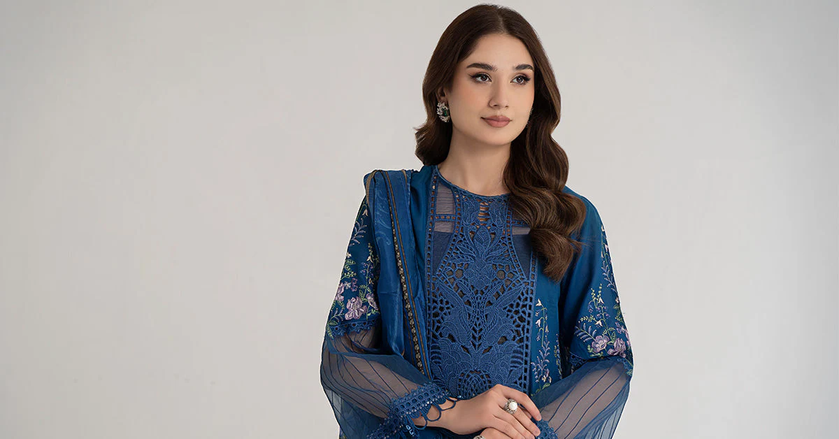 3 Piece Embroidered Lawn Suit | DS-2415-A - Image 7