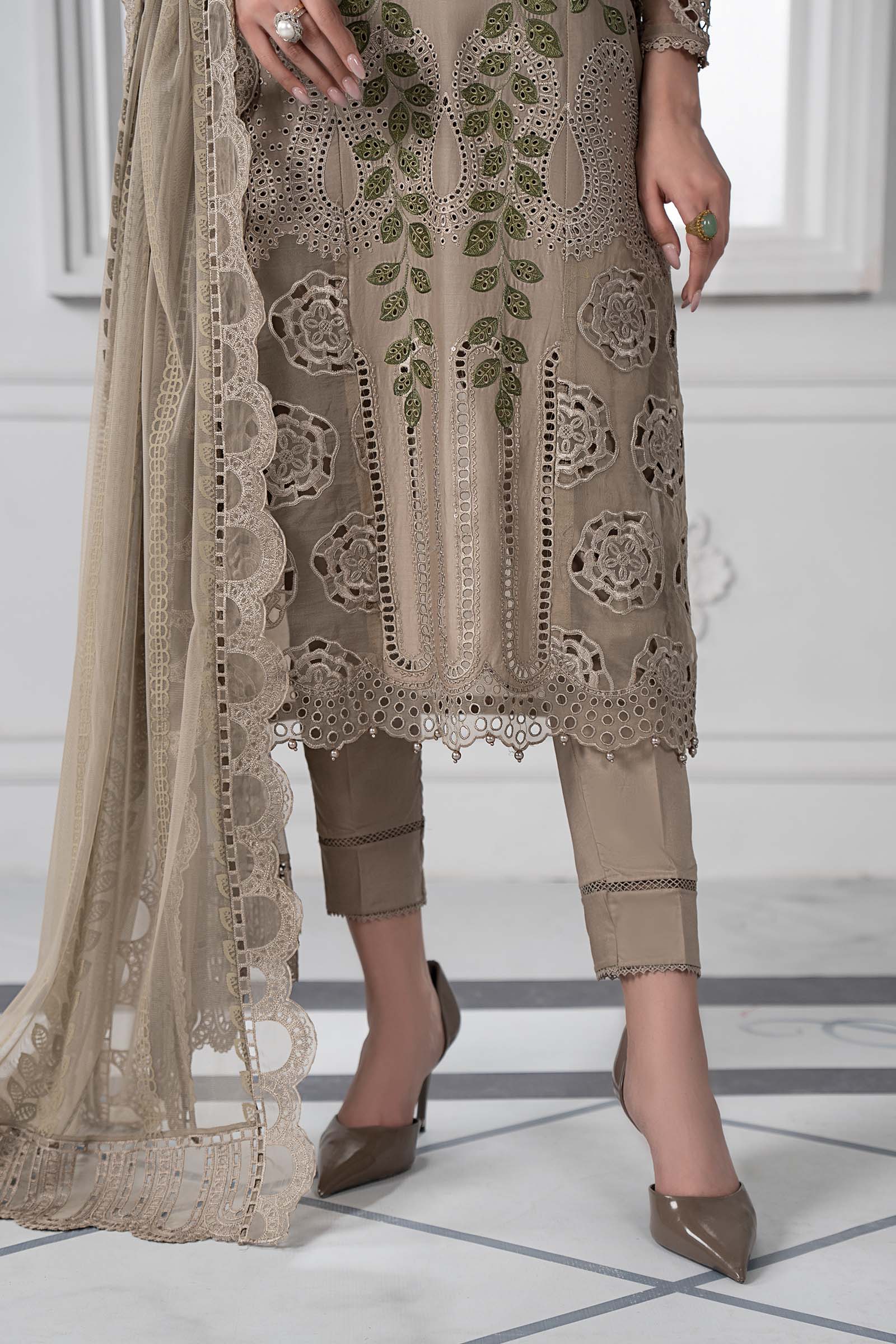 3 Piece Embroidered Lawn Suit | DS-2503-A - Image 4