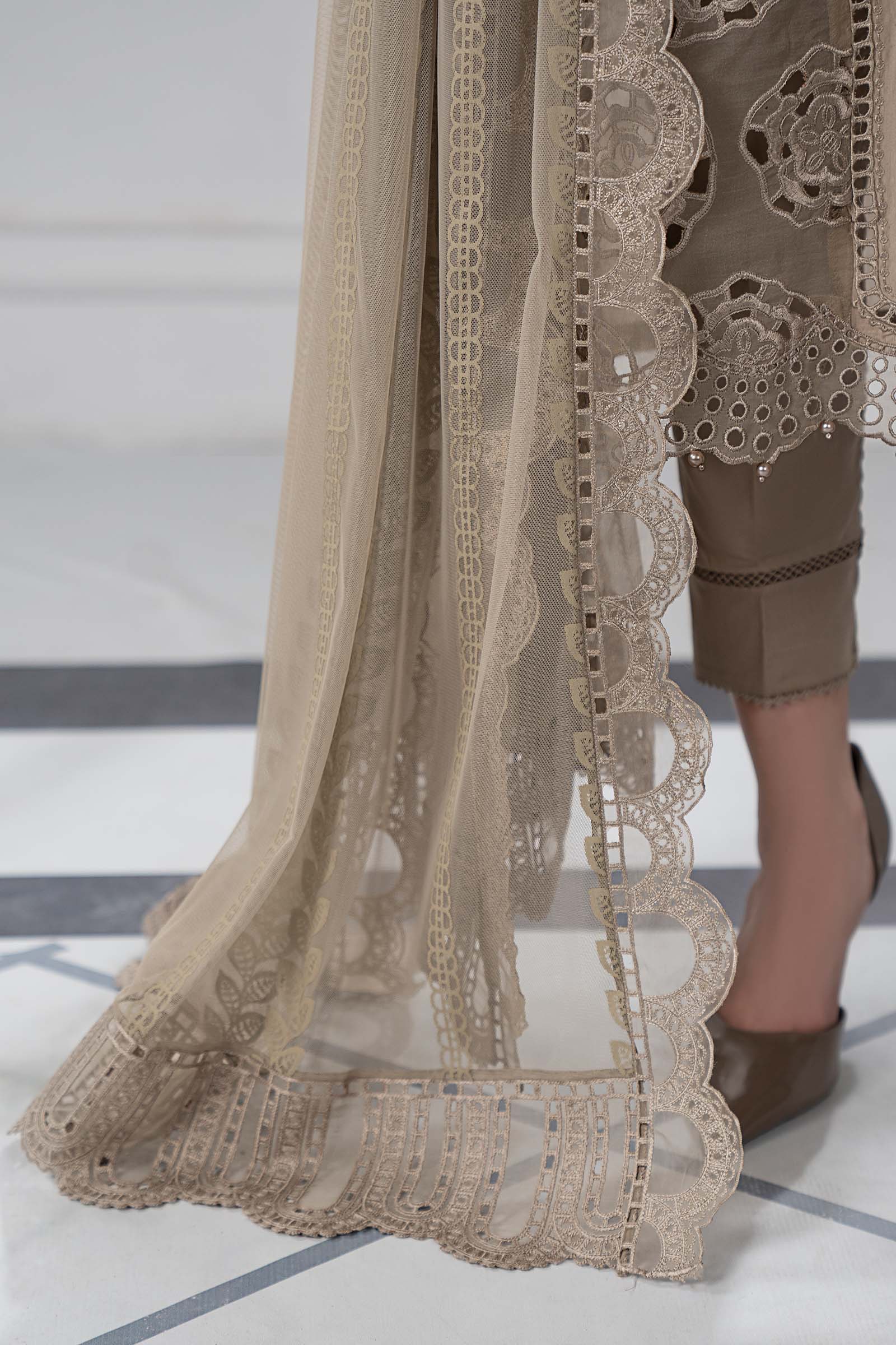 3 Piece Embroidered Lawn Suit | DS-2503-A - Image 5