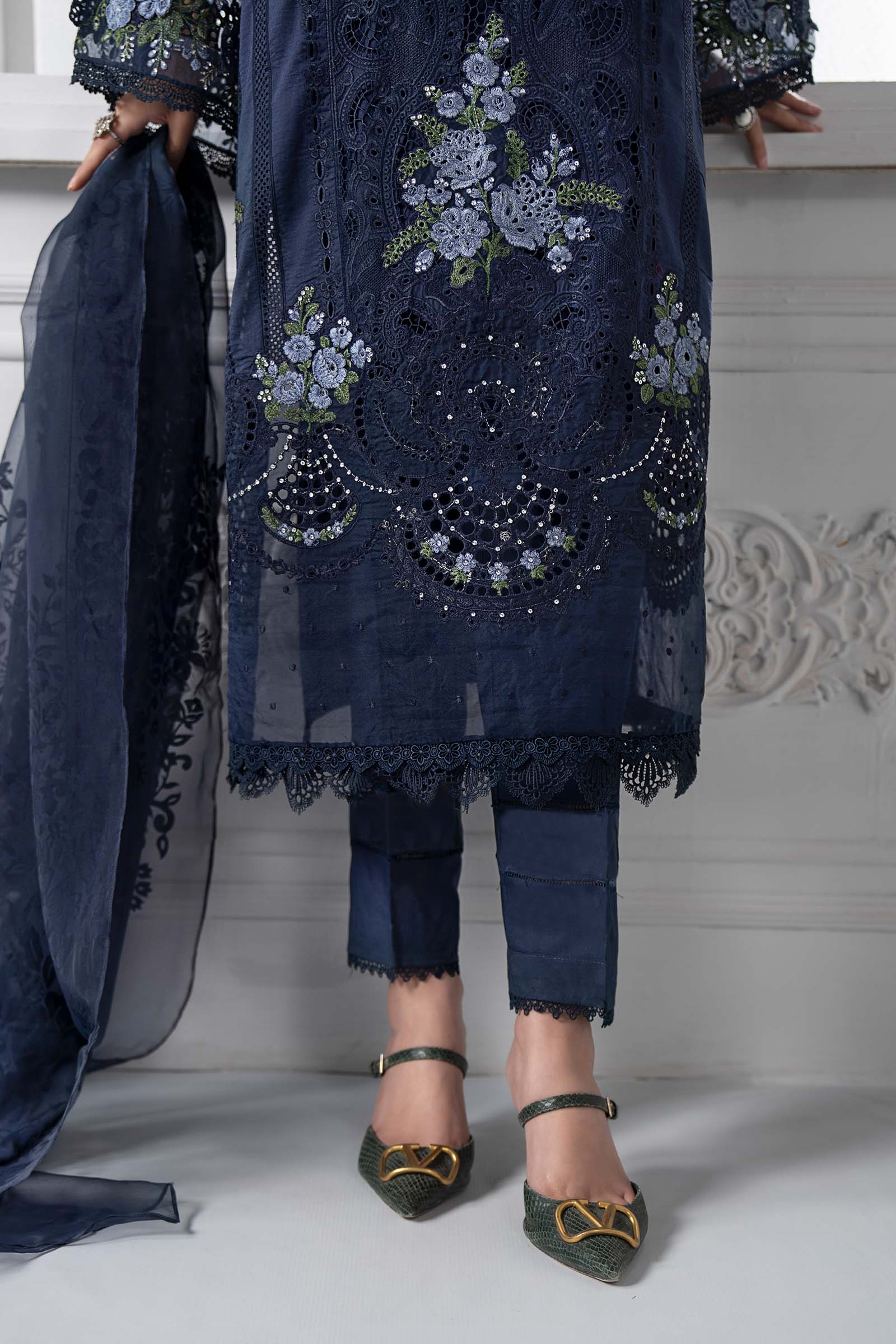 3 Piece Embroidered Lawn Suit | DS-2504-B - Image 5