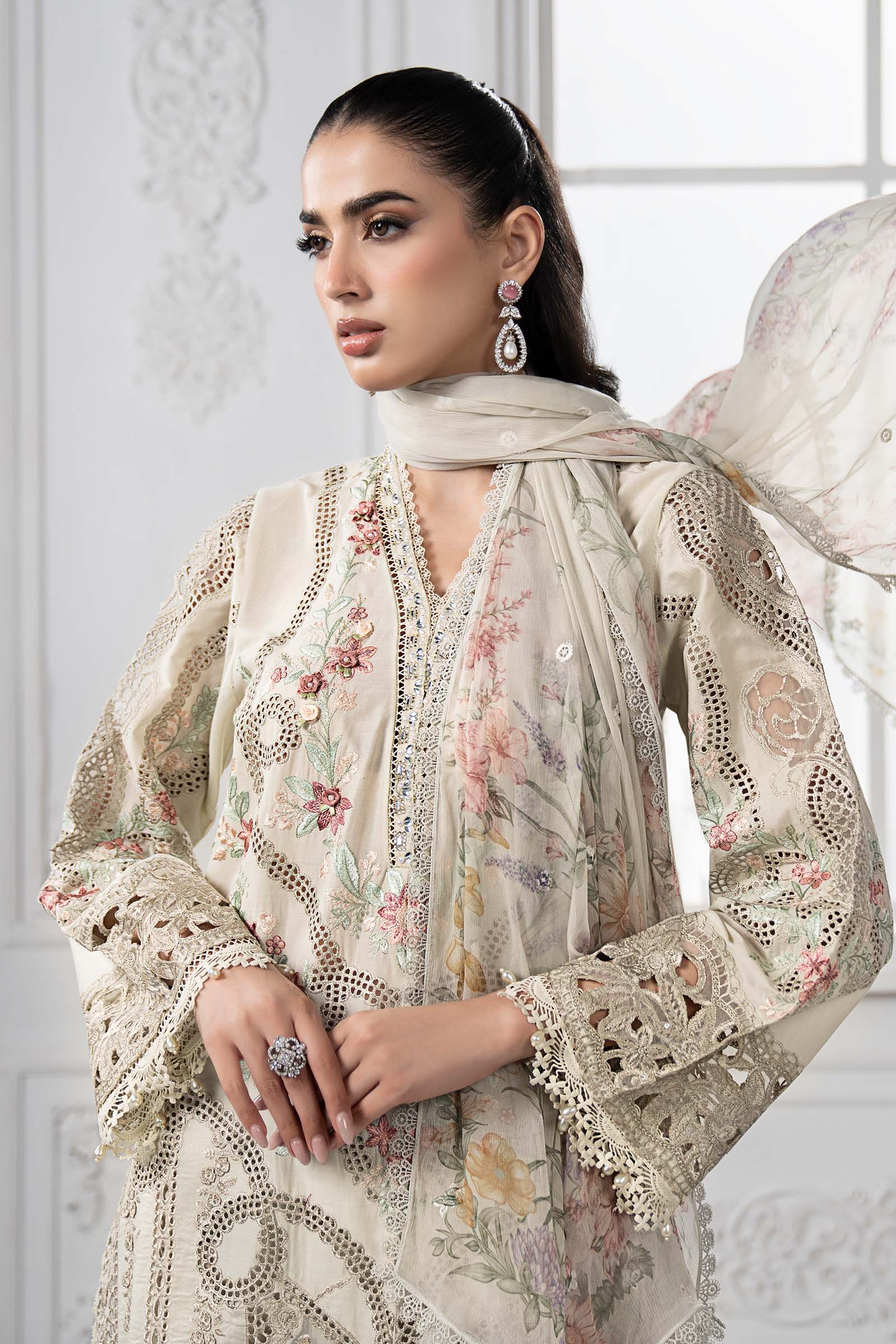 3 Piece Embroidered Lawn Suit | DS-2514-B - Image 2