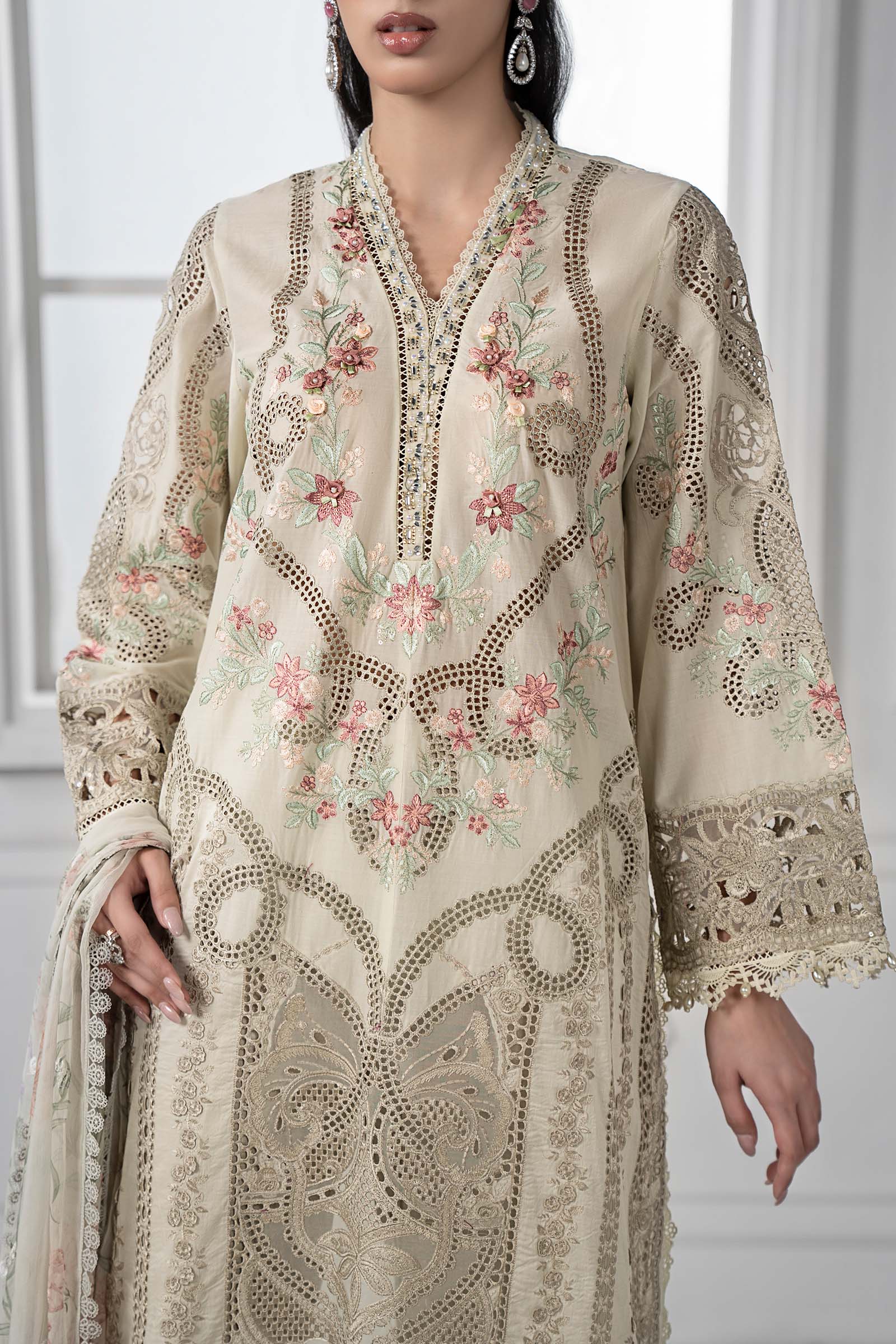 3 Piece Embroidered Lawn Suit | DS-2514-B - Image 3