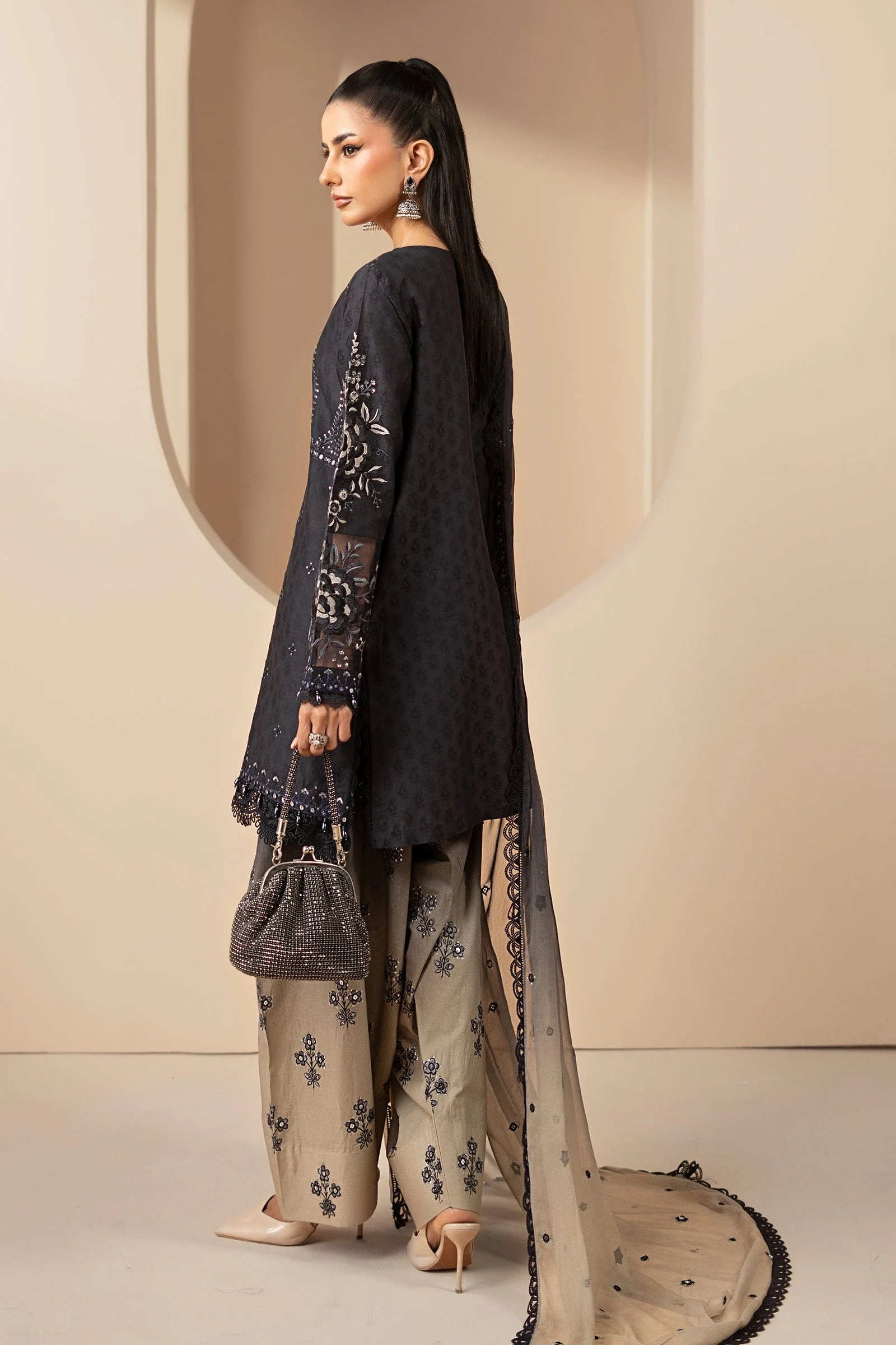 3 Piece Embroidered Jacquard Lawn Suit - Image 4