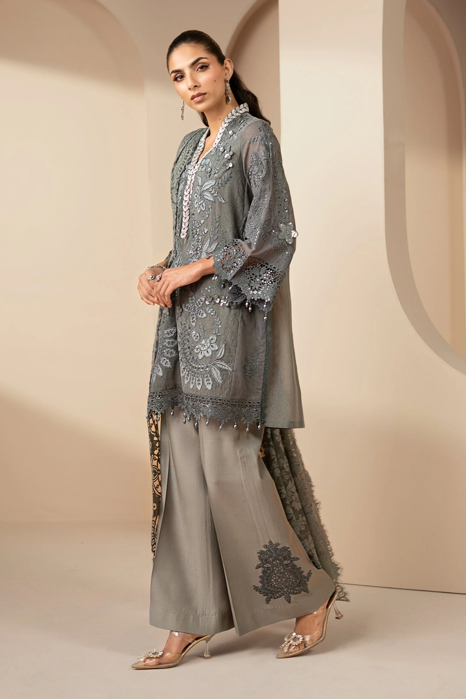 3 Piece Embroidered Lawn Karandi Suit - Image 3