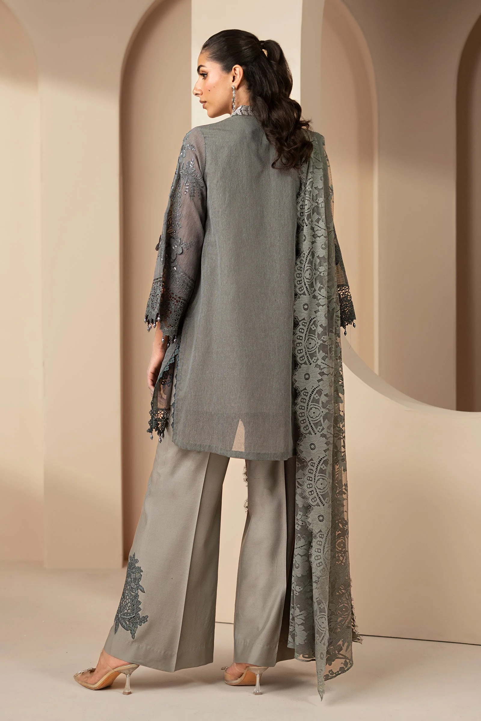 3 Piece Embroidered Lawn Karandi Suit - Image 4