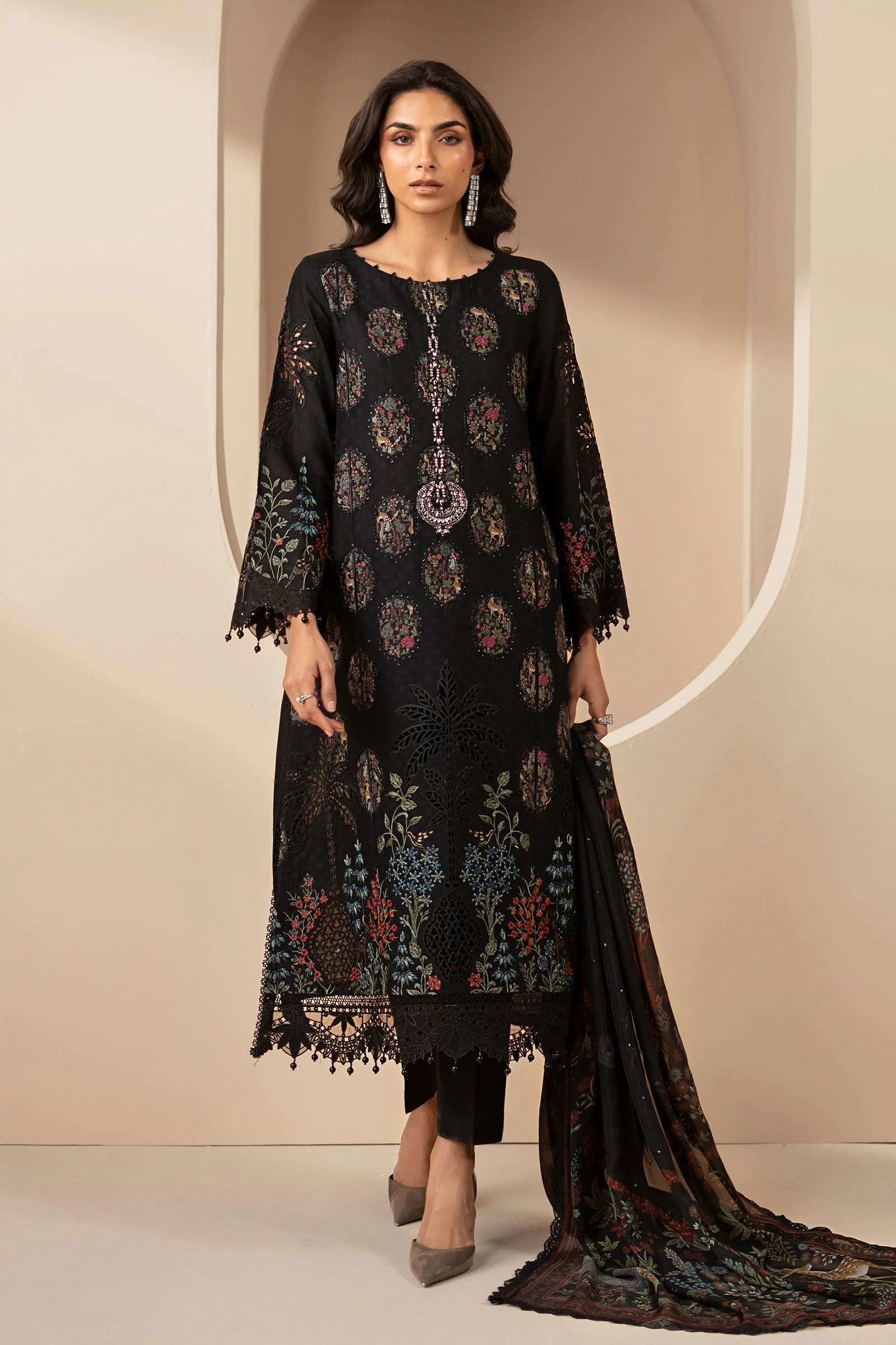 3 Piece Embroidered Jacquard Lawn Suit - Image 2