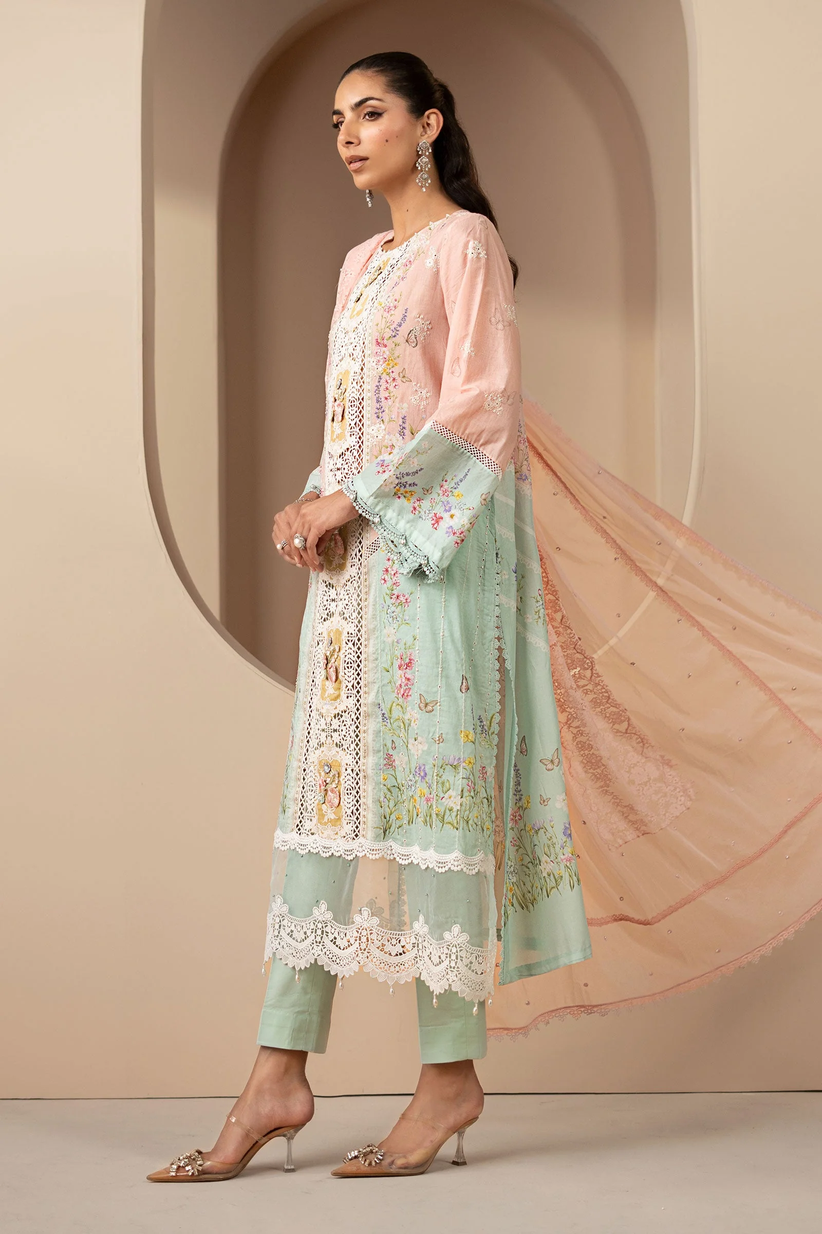 3 Piece Embroidered Lawn Suit - Image 3