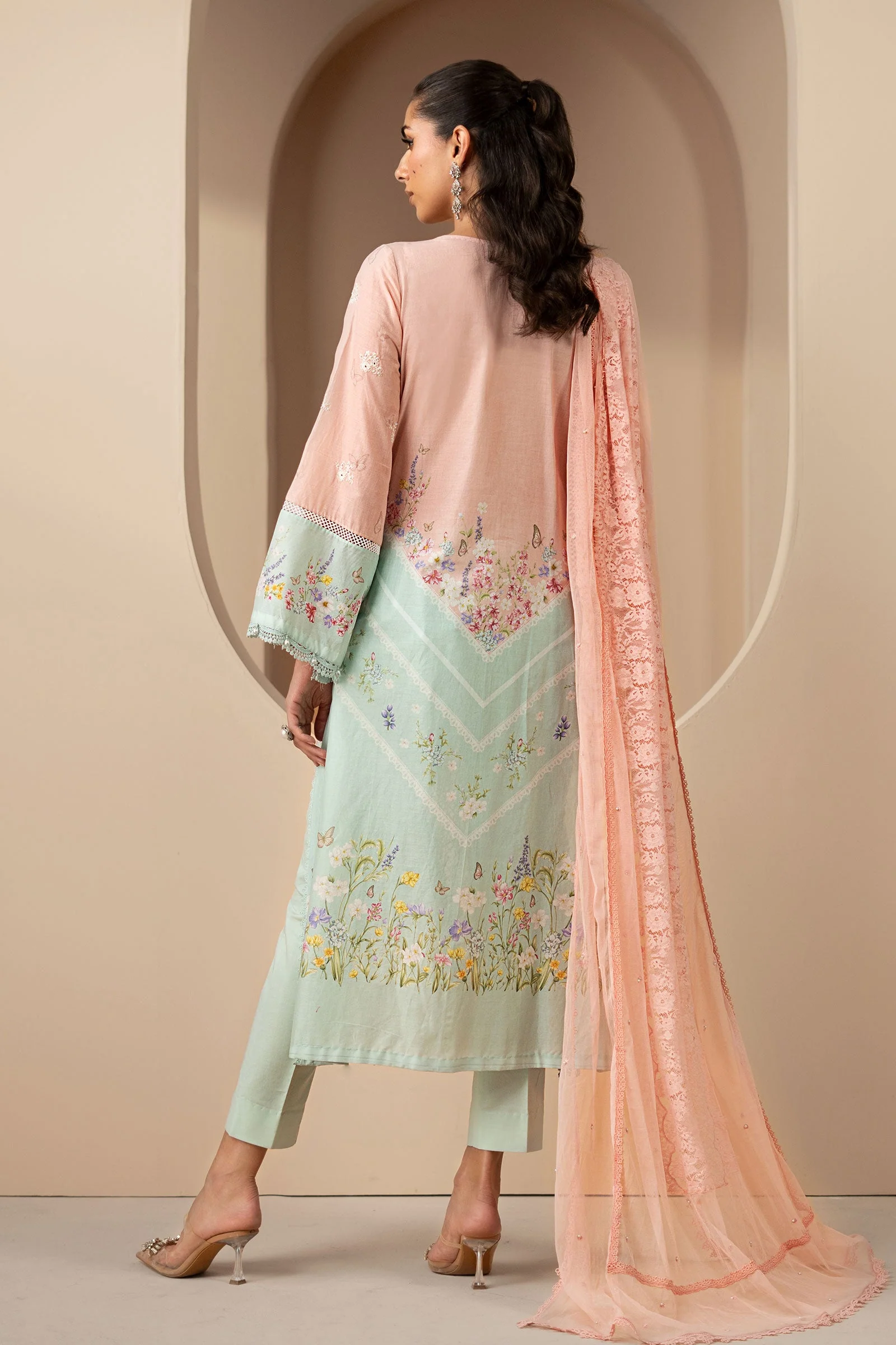 3 Piece Embroidered Lawn Suit - Image 4