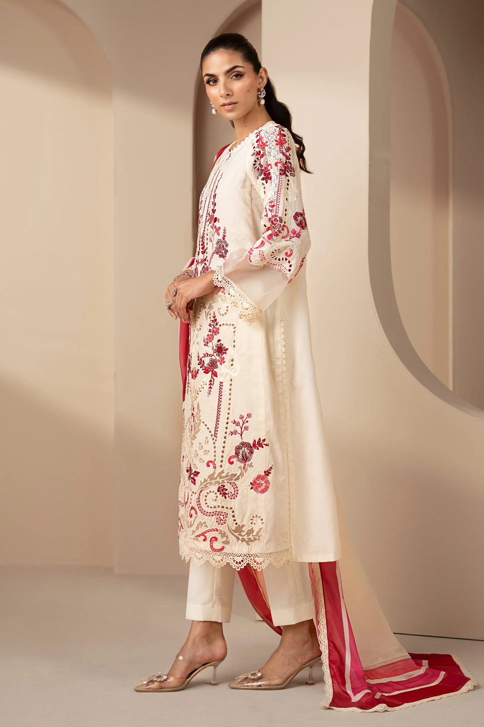 3 Piece Embroidered Jacquard Lawn Suit - Image 3