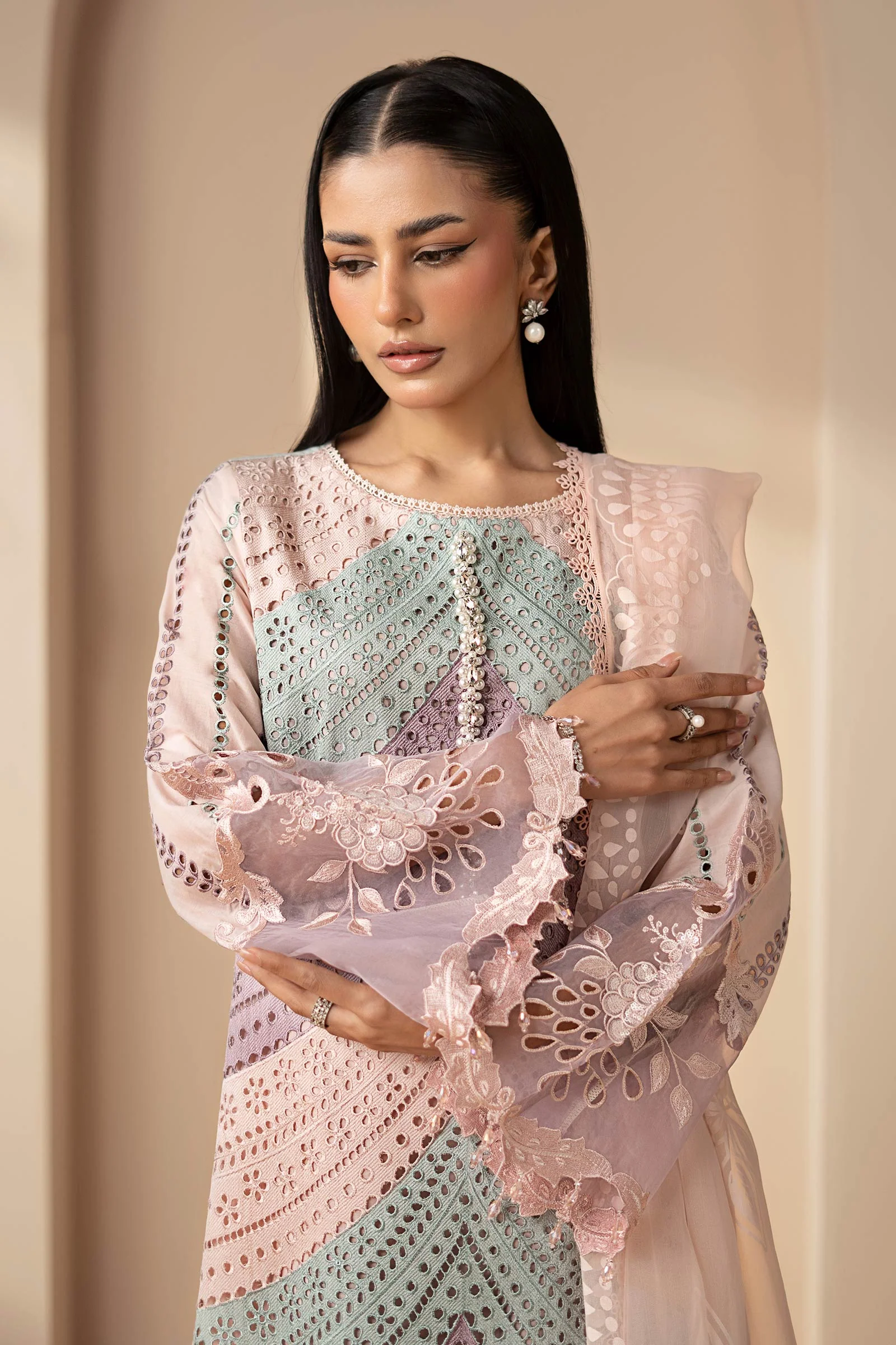 3 Piece Embroidered Lawn Suit - Image 2