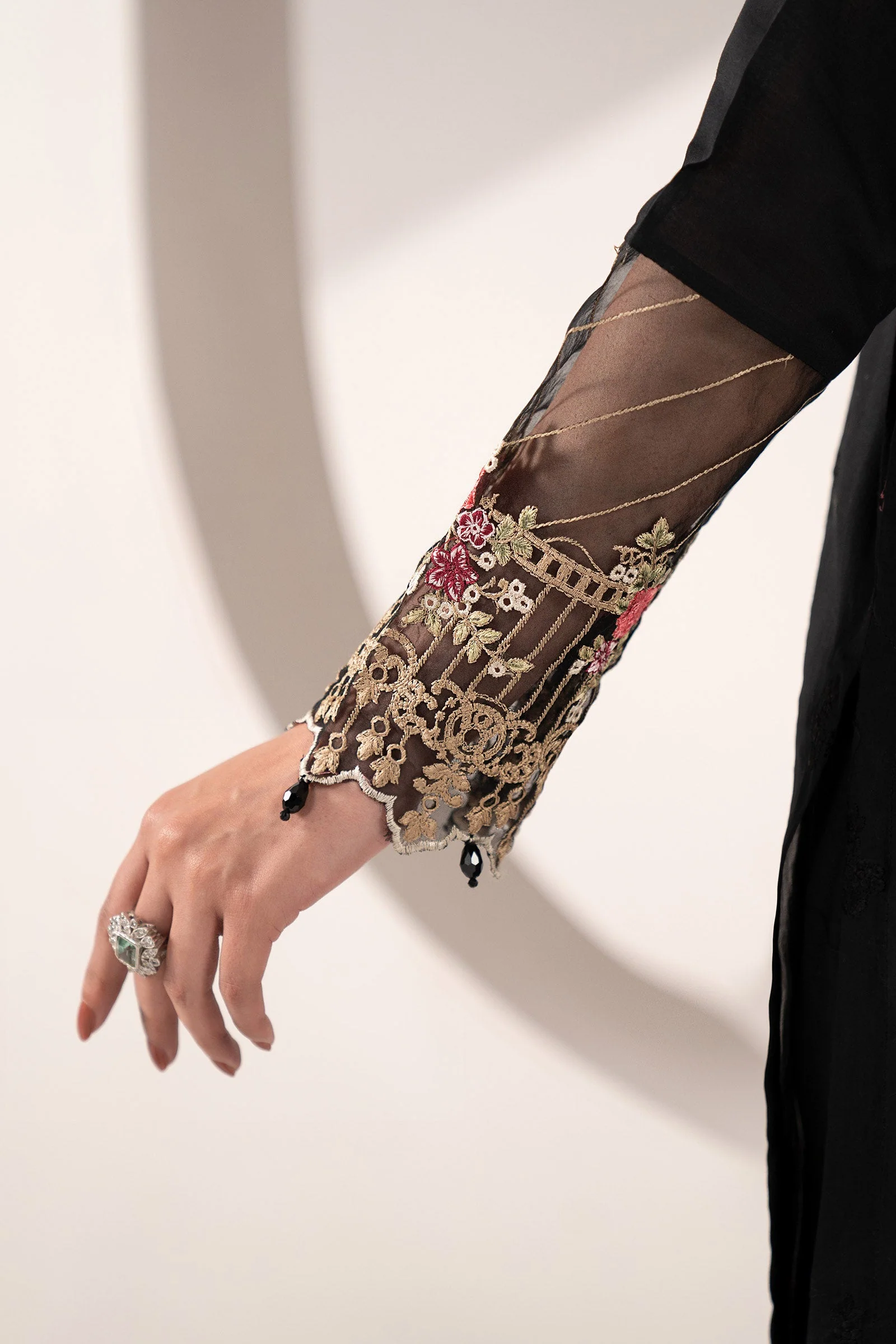 3 Piece Embroidered Lawn Suit - Image 5