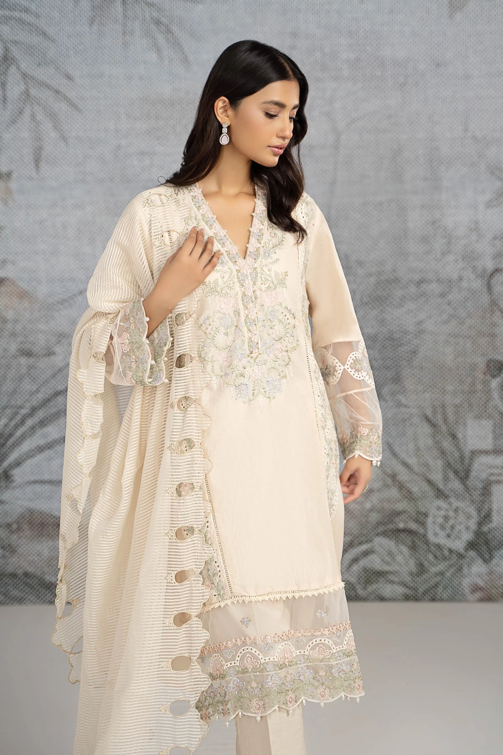 Suit Off White DW-EA23-04 - Image 4