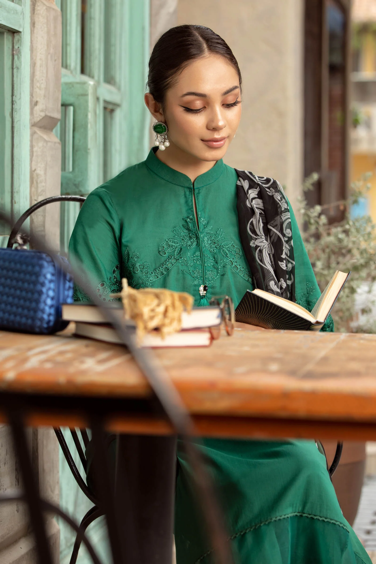 3 Piece Embroidered Lawn Suit - Image 2