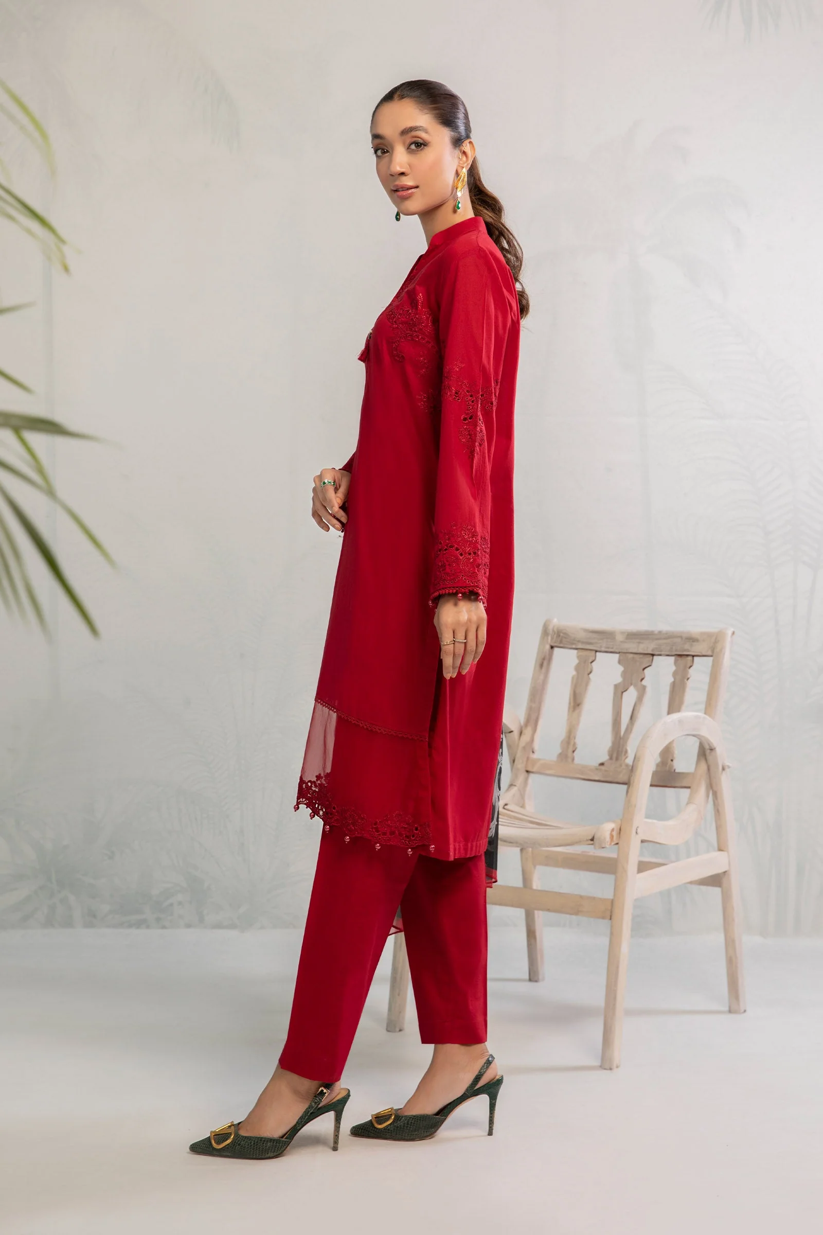3 Piece Embroidered Lawn Suit - Image 6