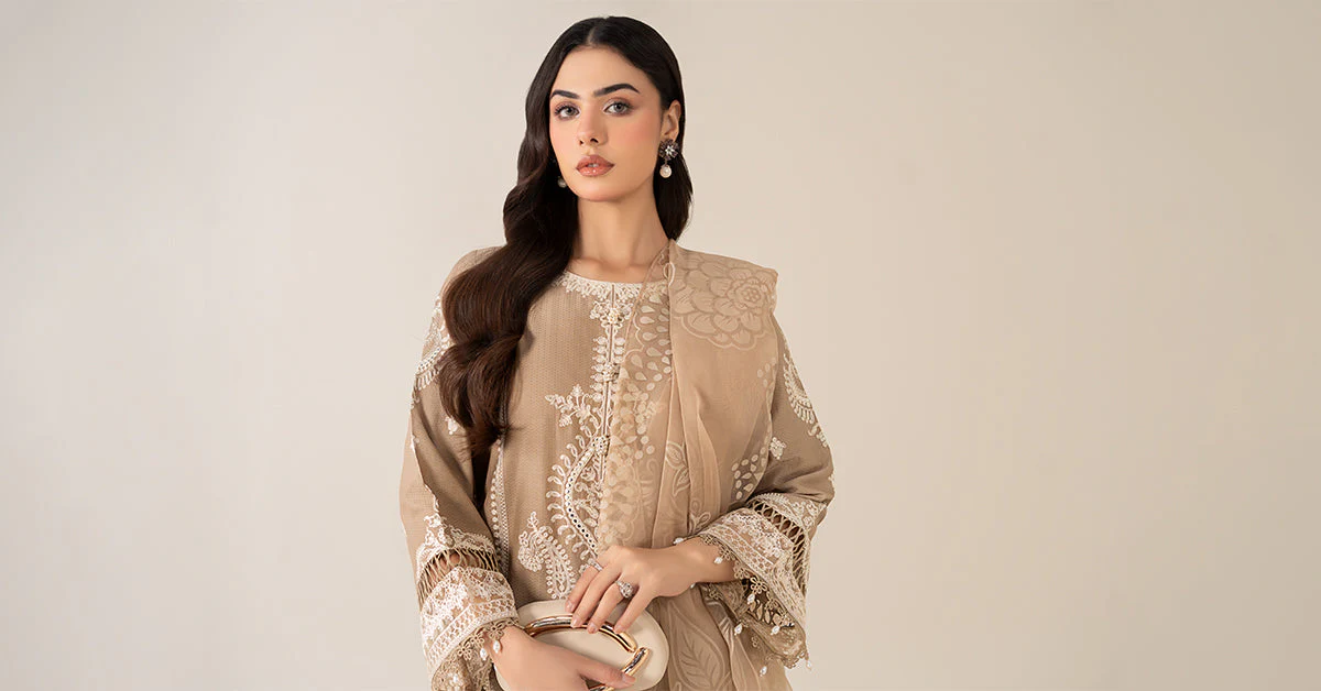 3 Piece Embroidered Suit - Image 8