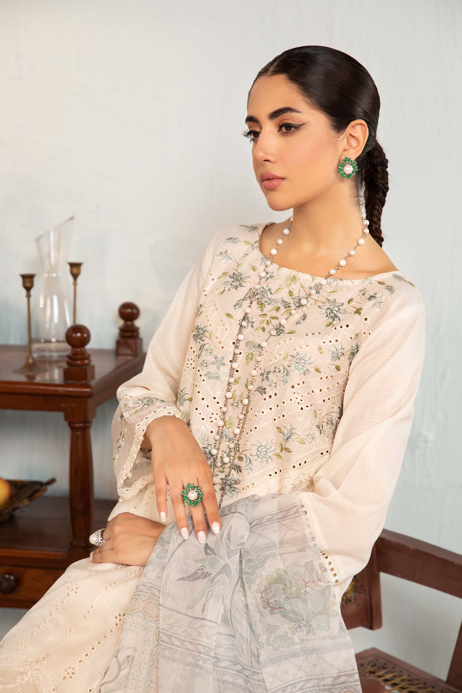 Suit White DW-EA23-91 - Image 4
