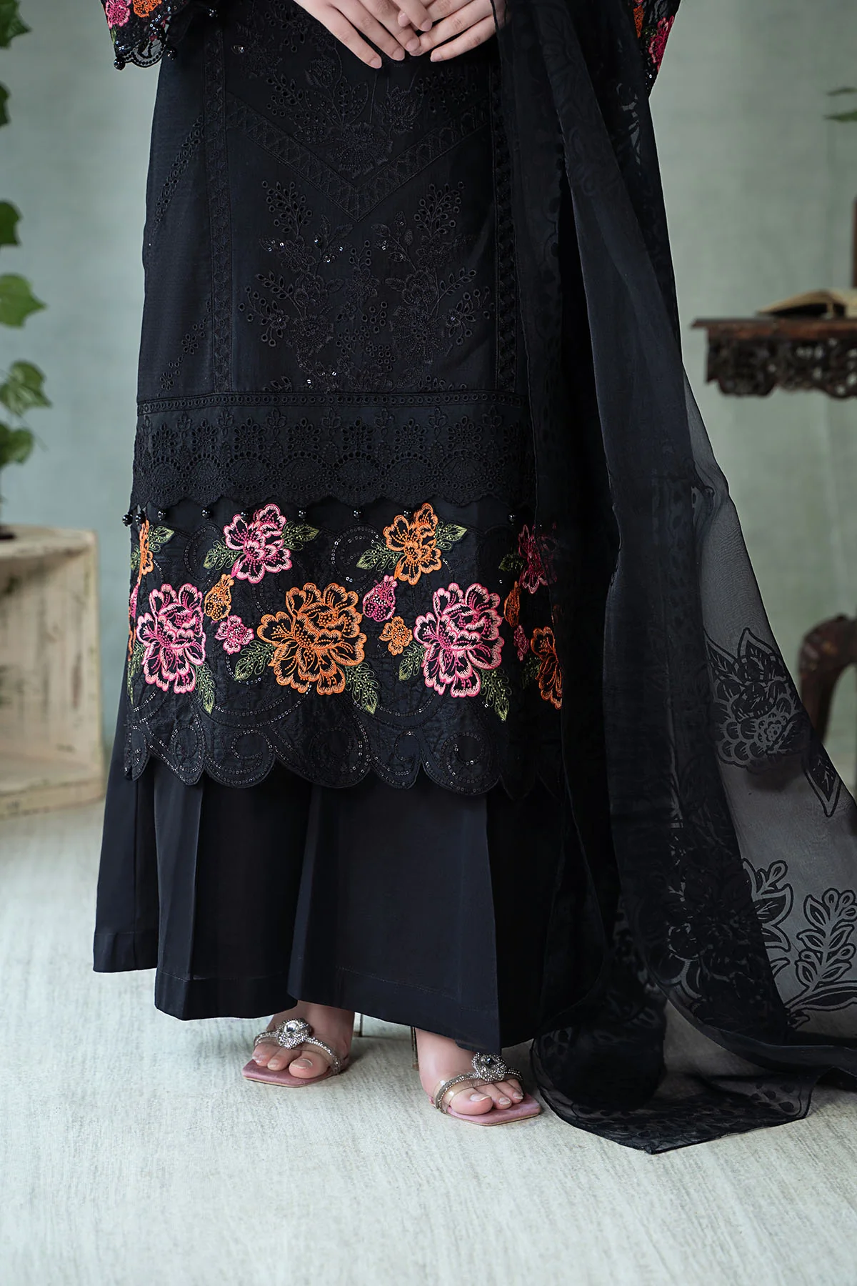 3 Piece Embroidered Dobby Lawn Suit - Image 3