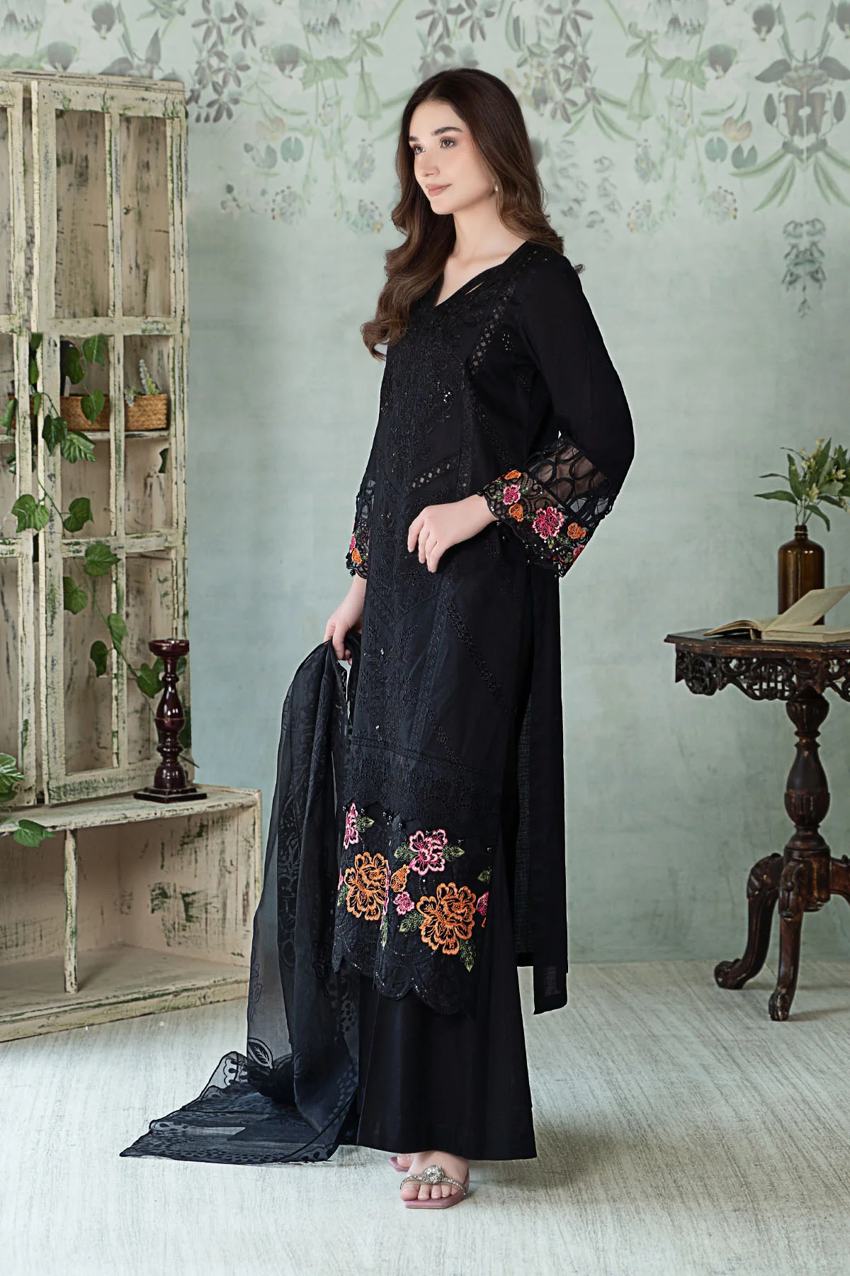 3 Piece Embroidered Dobby Lawn Suit - Image 4