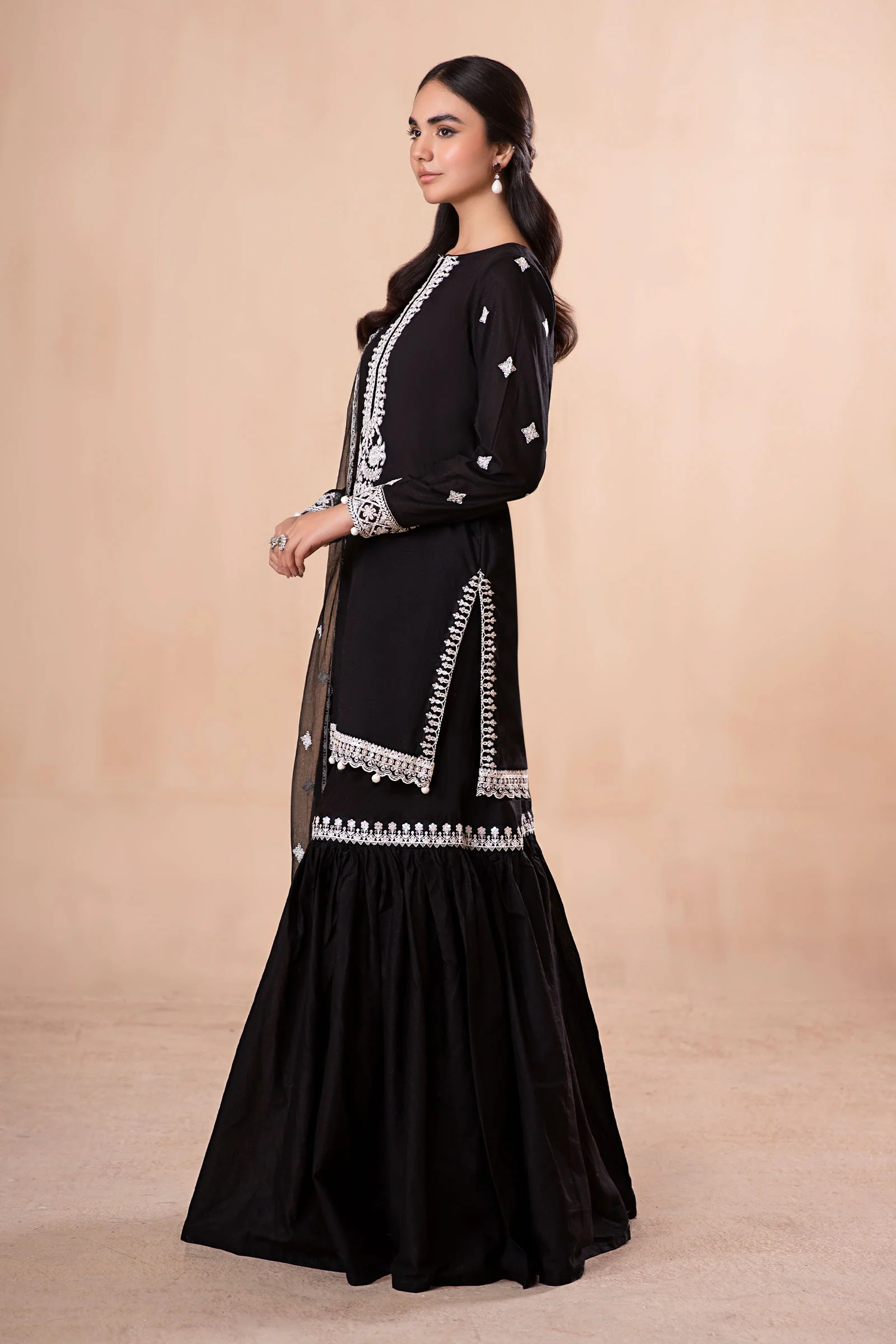 3 Piece Embroidered Lawn Suit - Image 5