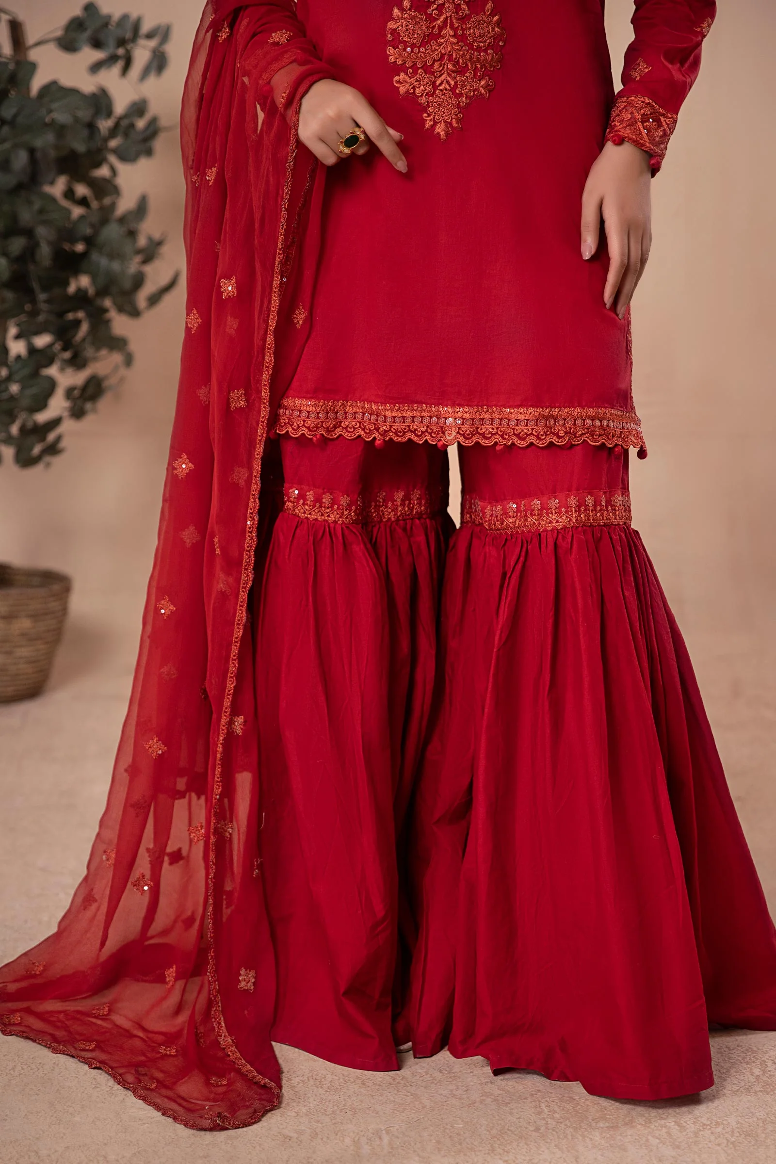 3 Piece Embroidered Lawn Suit - Image 3