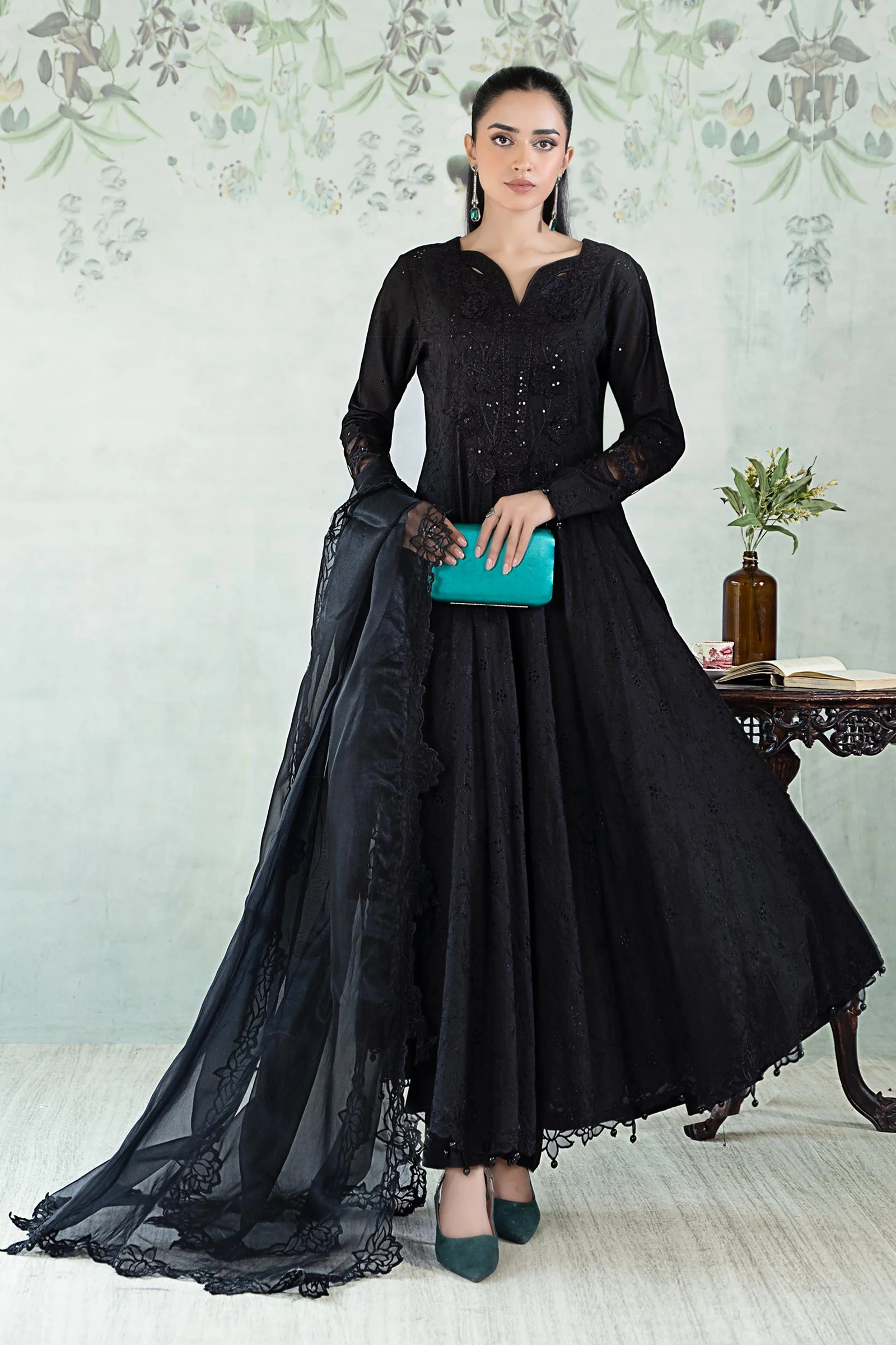 3 Piece Embroidered Lawn Suit