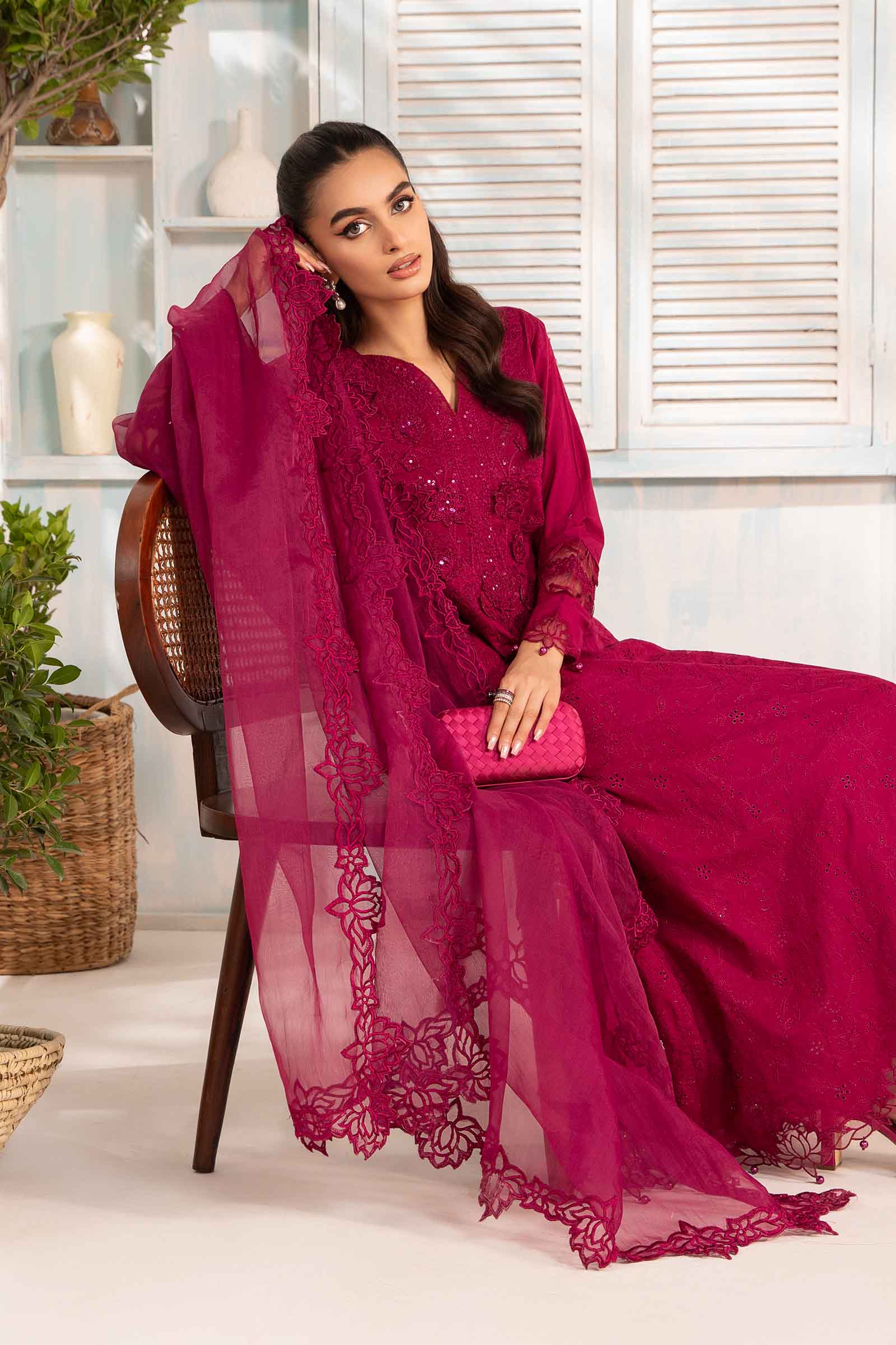 3 Piece Embroidered Lawn Suit - Image 7