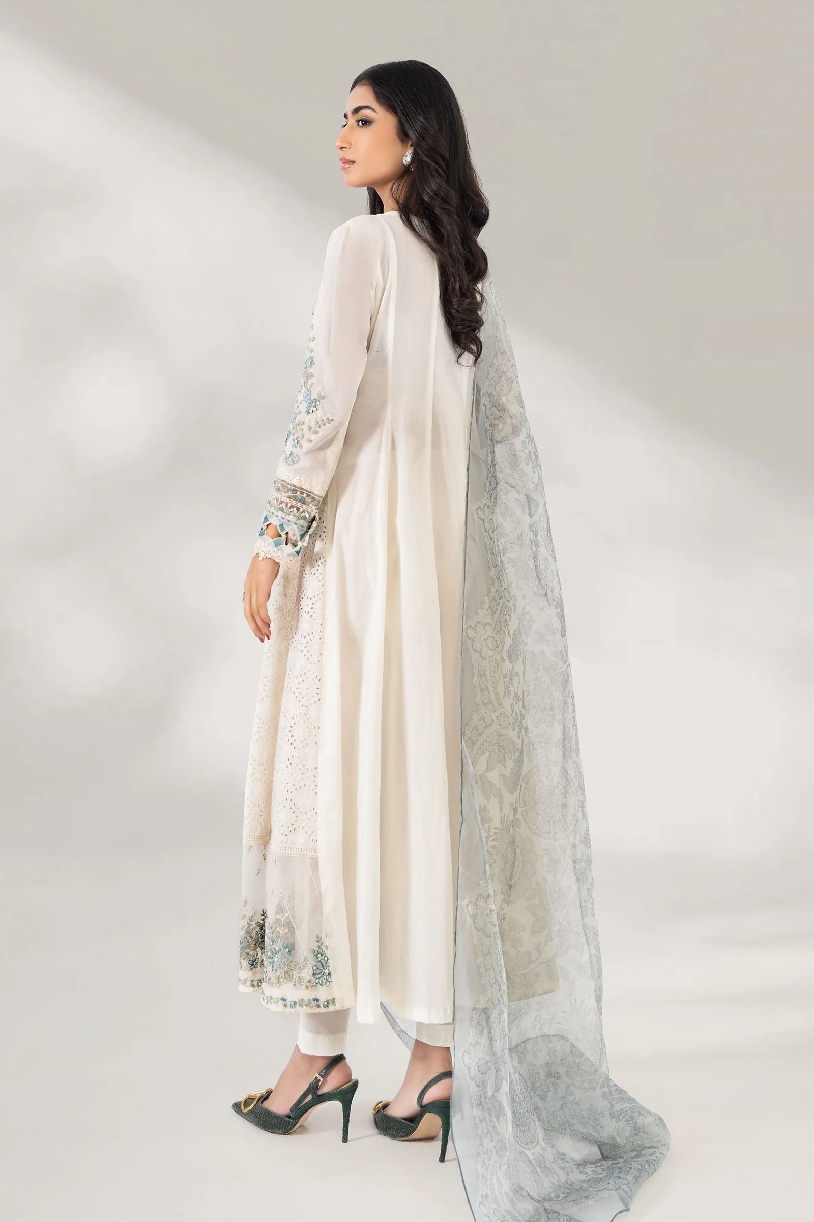 3 Piece Embroidered Net Suit - Image 5