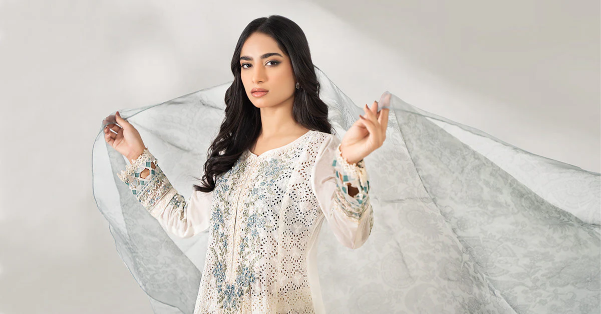 3 Piece Embroidered Net Suit - Image 6