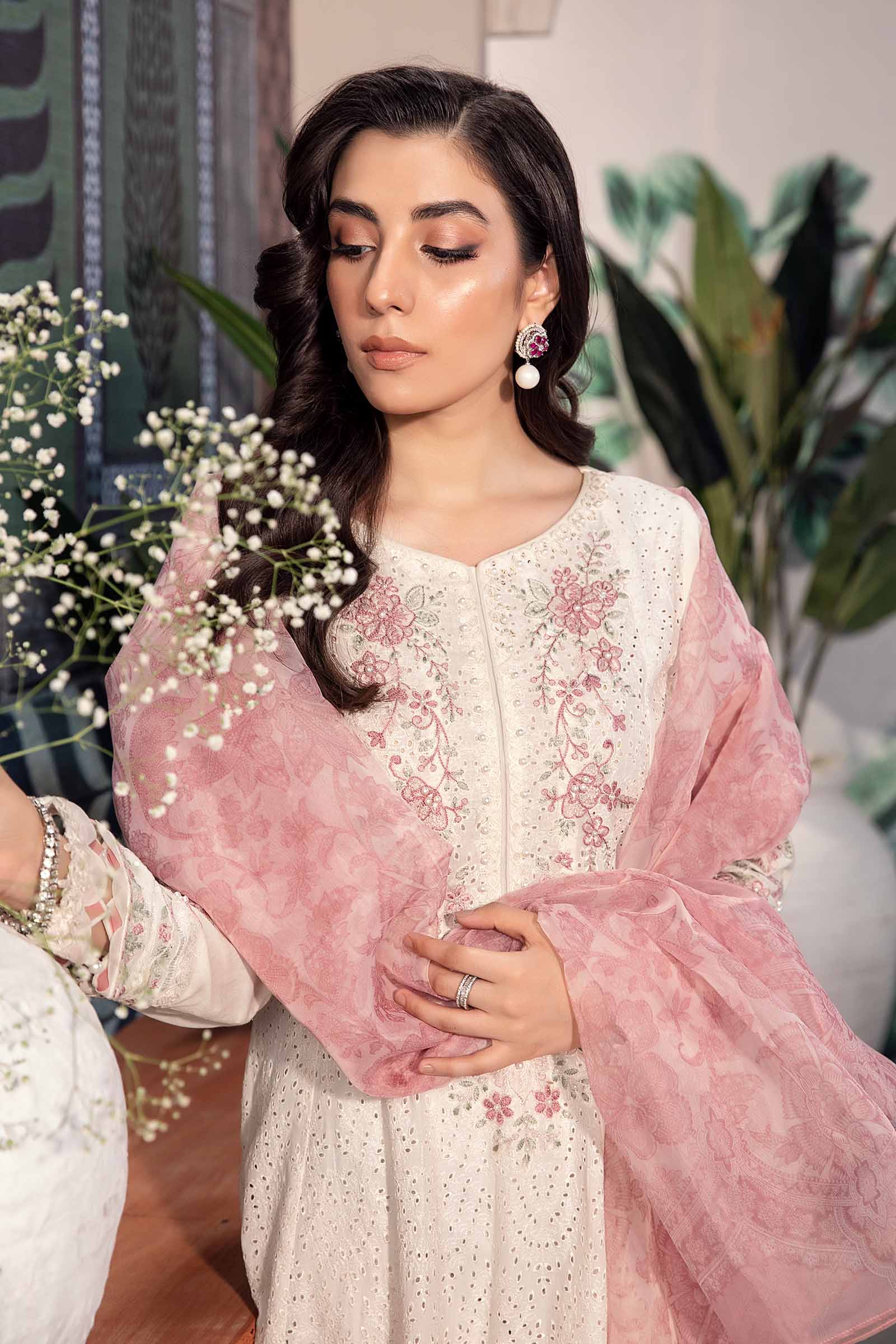 3 Piece Embroidered Net Suit - Image 3