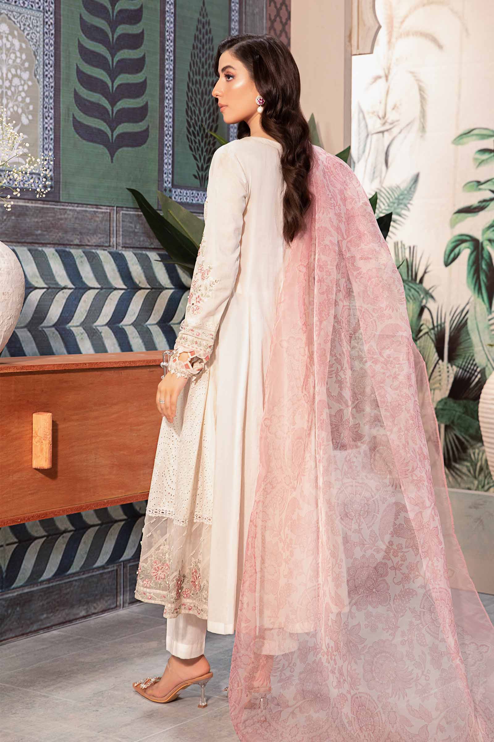 3 Piece Embroidered Net Suit - Image 7