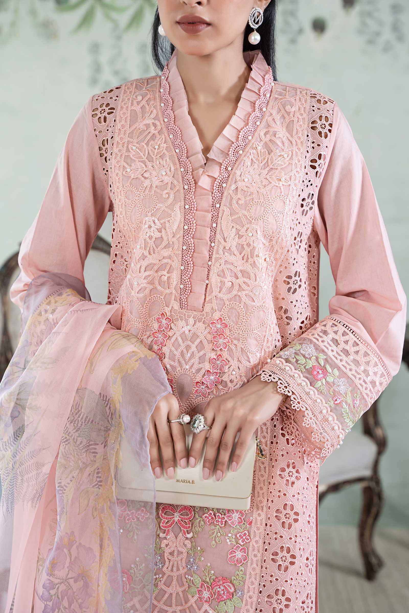 3 Piece Embroidered Lawn Suit - Image 4