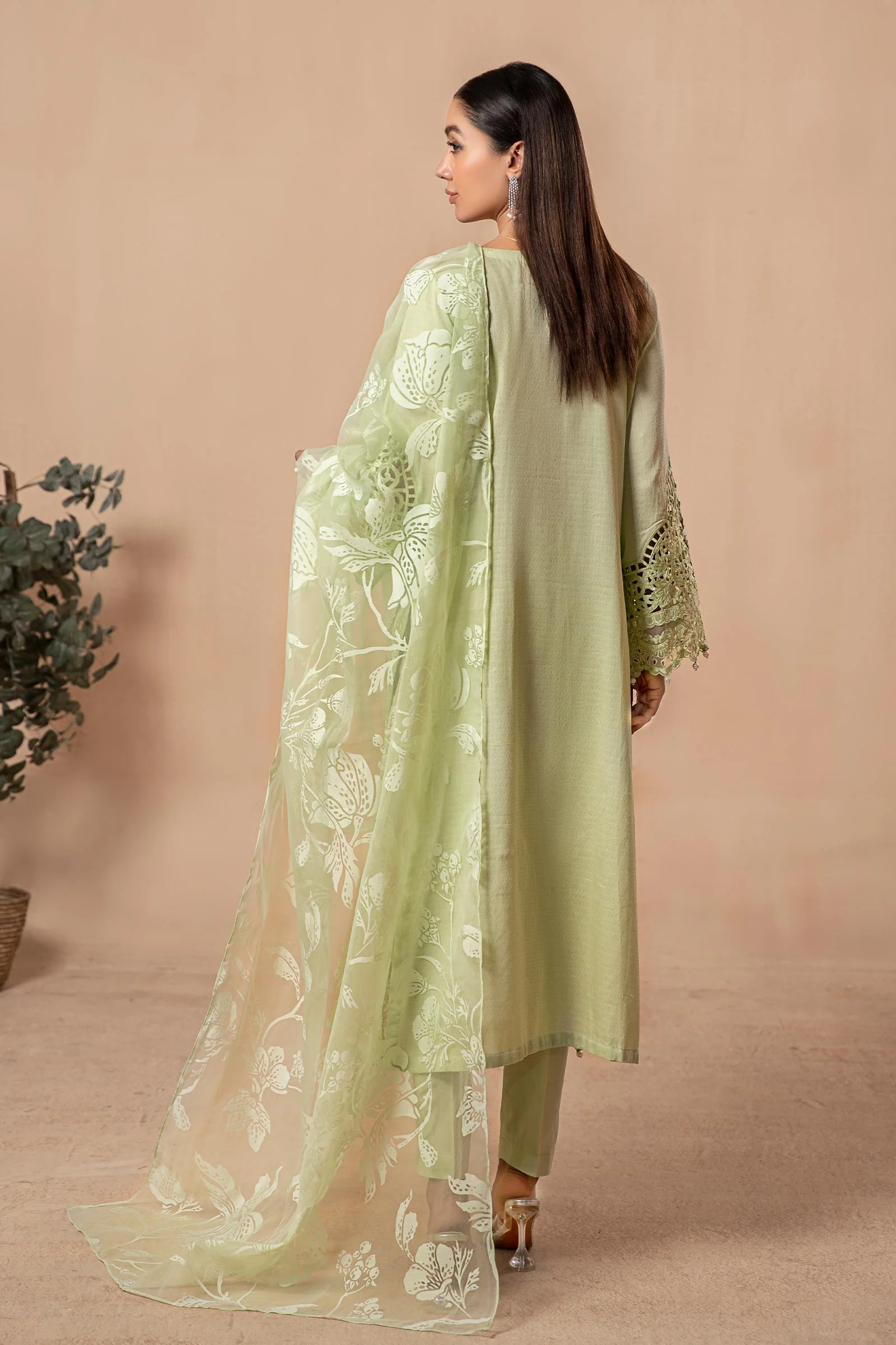 3 Piece Embroidered Lawn Suit - Image 7