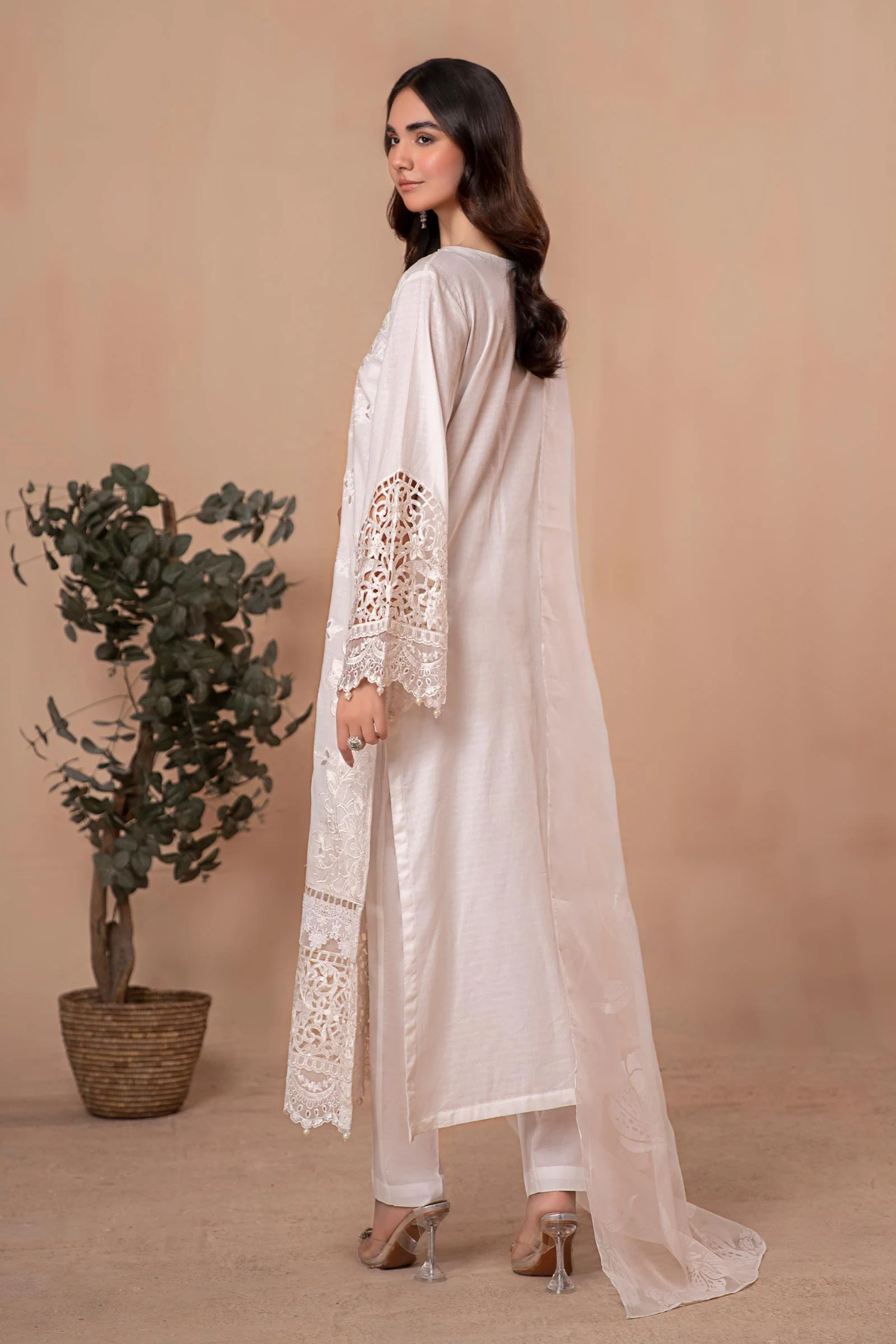 3 Piece Embroidered Lawn Suit - Image 6