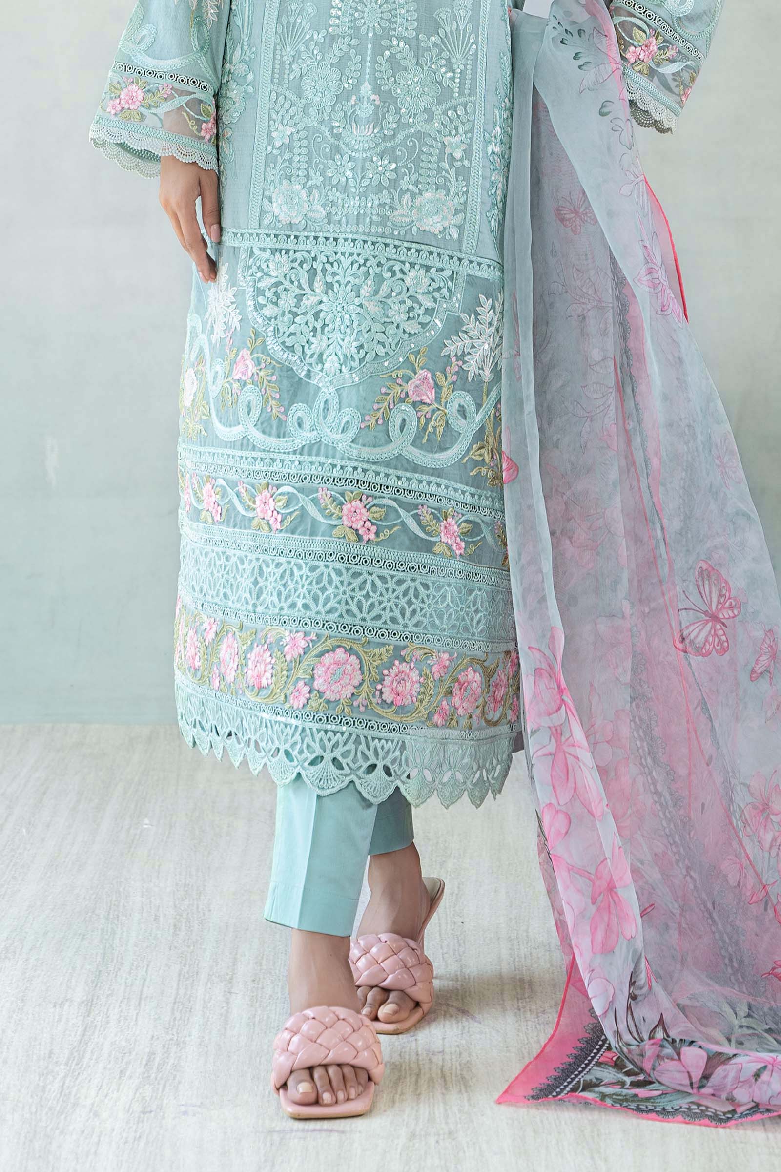 3 Piece Embroidered Lawn Suit - Image 3